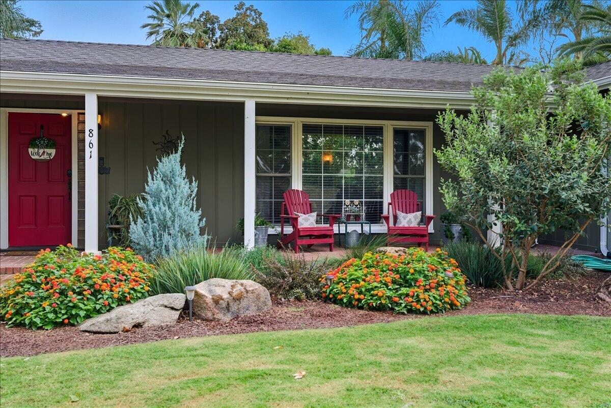 861 E Sycamore Ave, Tulare, CA 93274