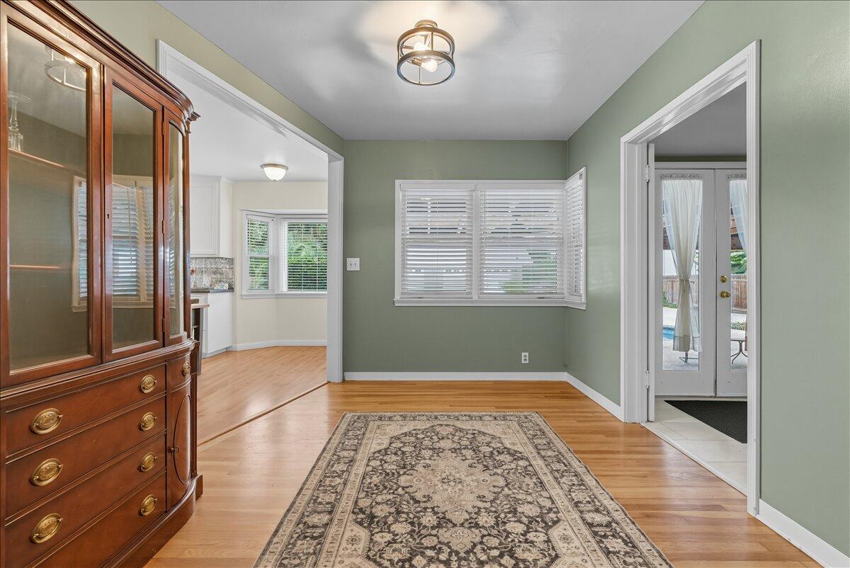 861 E Sycamore Ave, Tulare, CA 93274