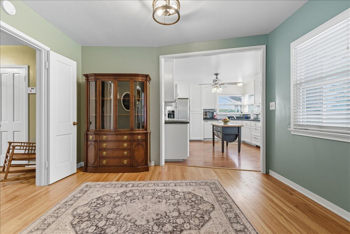 861 E Sycamore Ave, Tulare, CA 93274