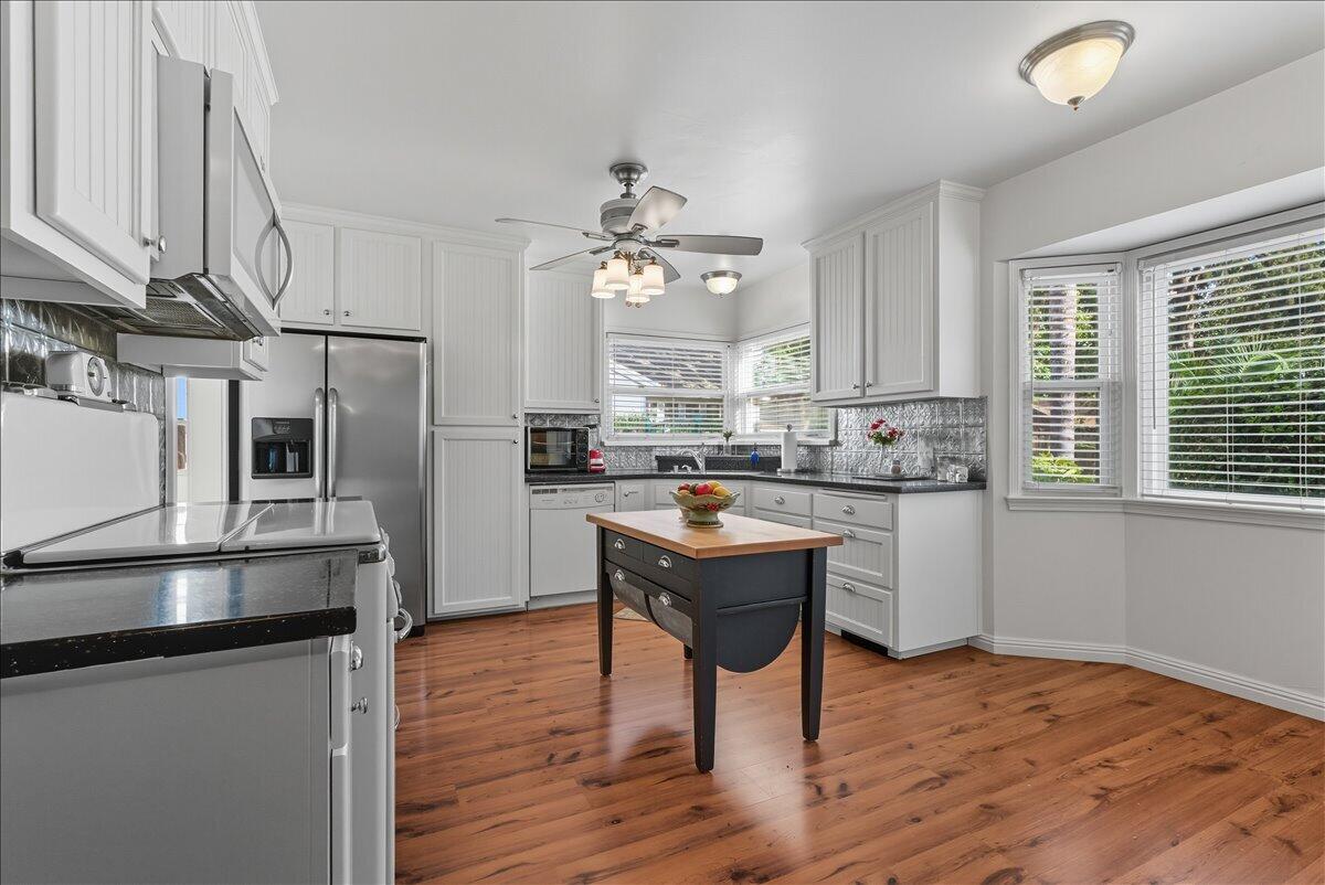 861 E Sycamore Ave, Tulare, CA 93274