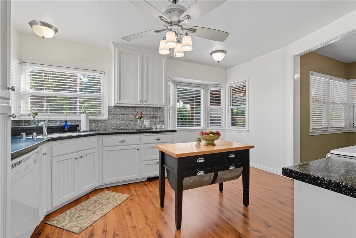 861 E Sycamore Ave, Tulare, CA 93274