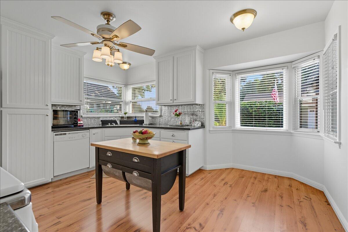 861 E Sycamore Ave, Tulare, CA 93274