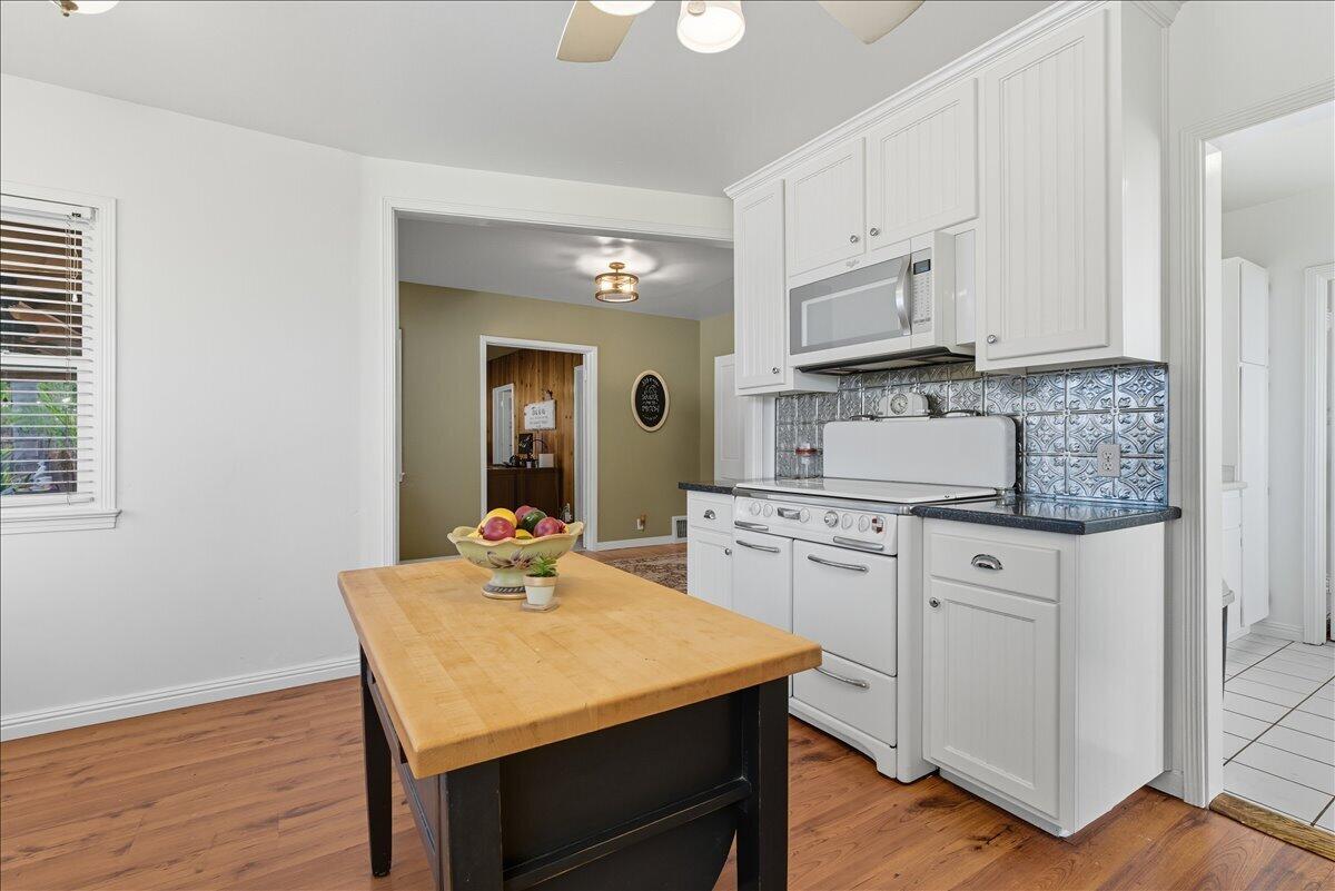 861 E Sycamore Ave, Tulare, CA 93274