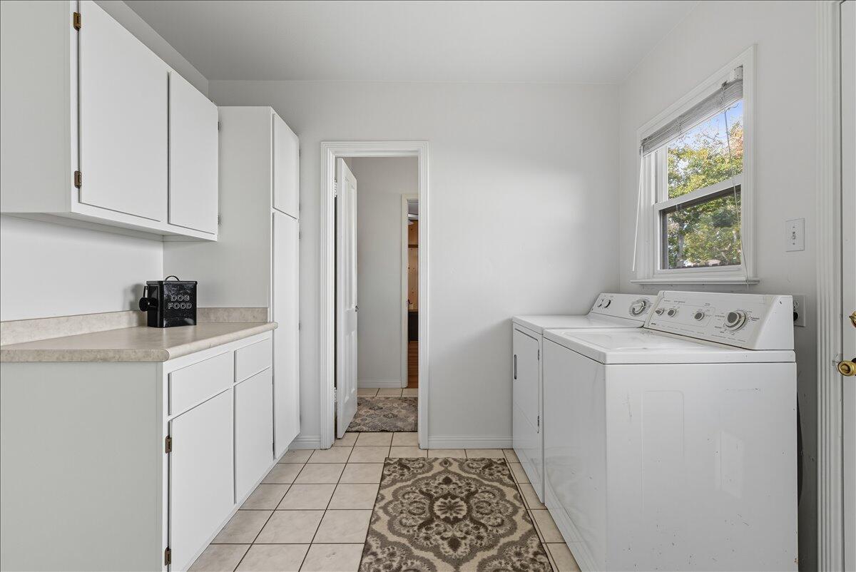 861 E Sycamore Ave, Tulare, CA 93274