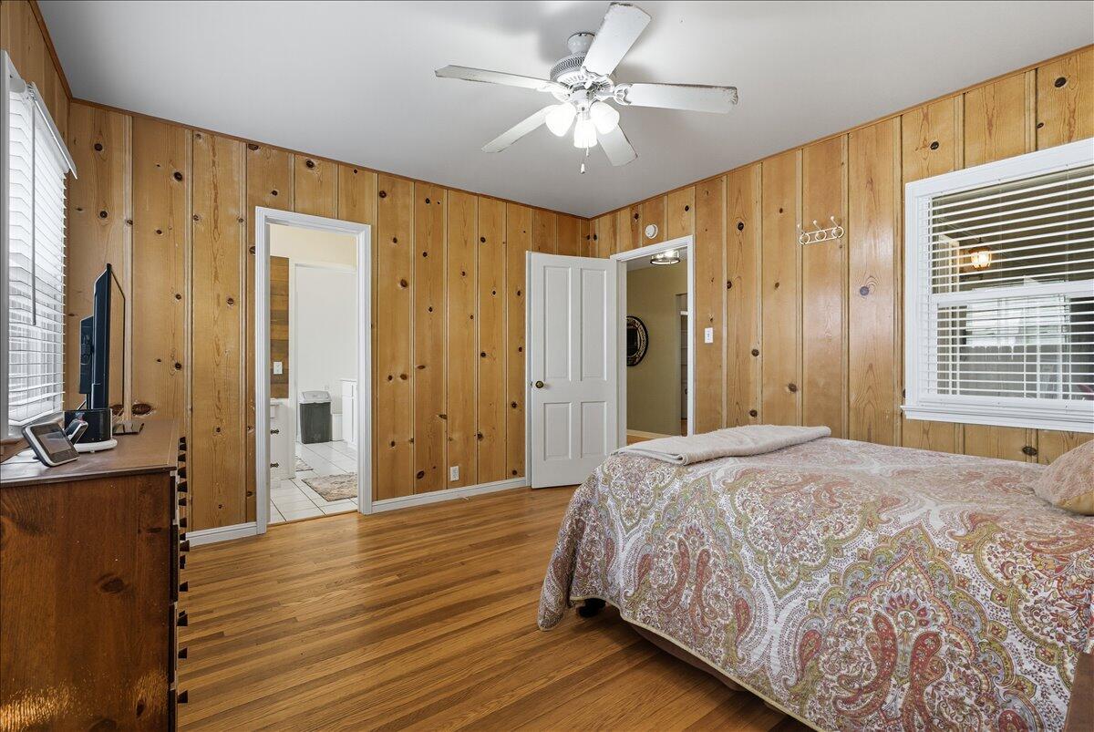 861 E Sycamore Ave, Tulare, CA 93274