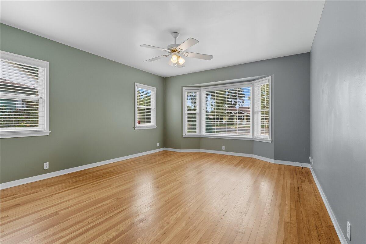 861 E Sycamore Ave, Tulare, CA 93274