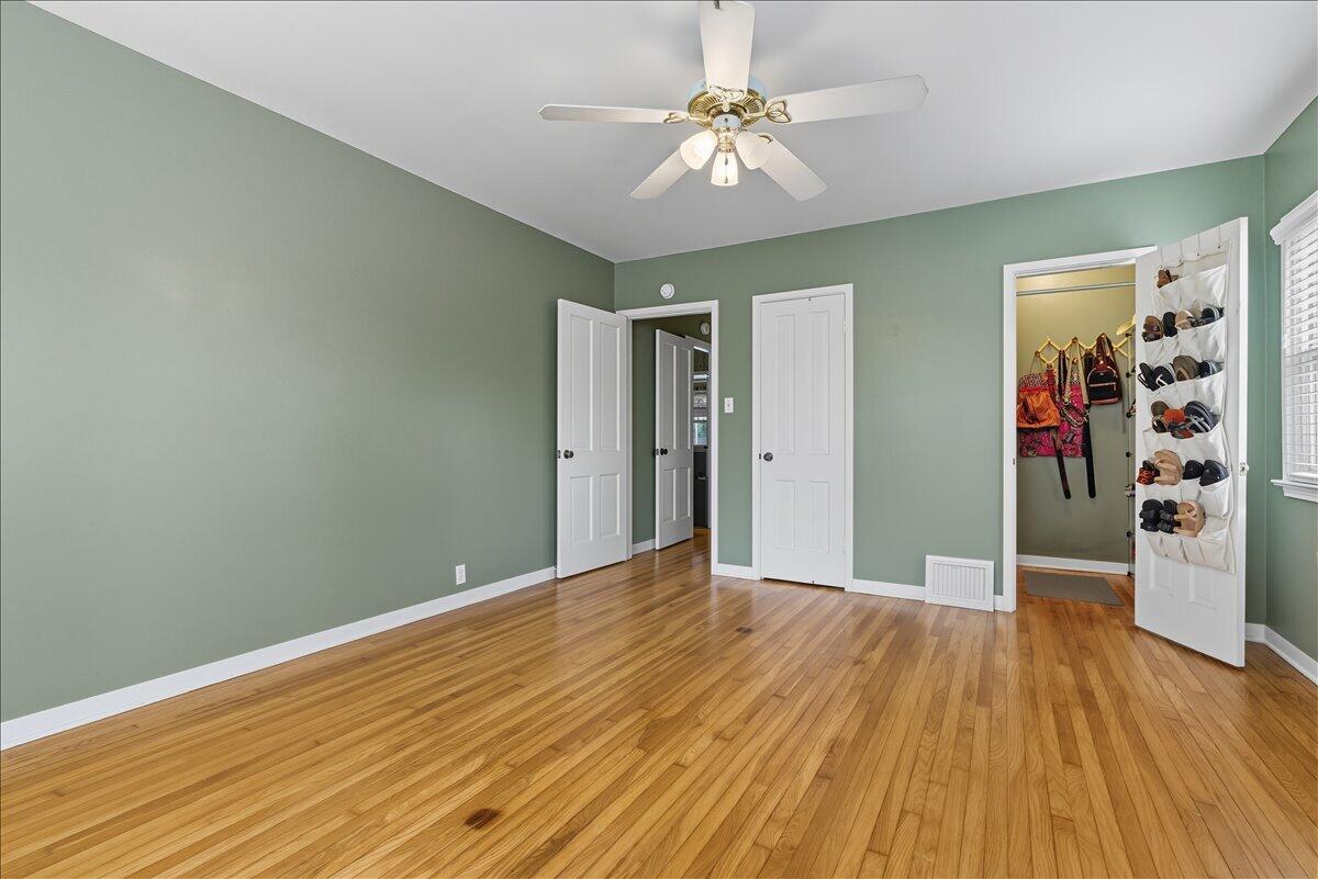 861 E Sycamore Ave, Tulare, CA 93274