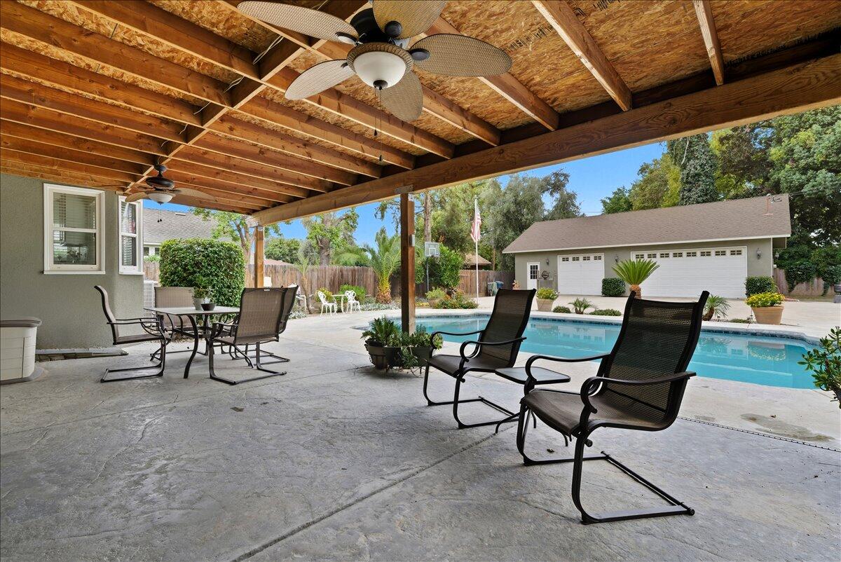 861 E Sycamore Ave, Tulare, CA 93274