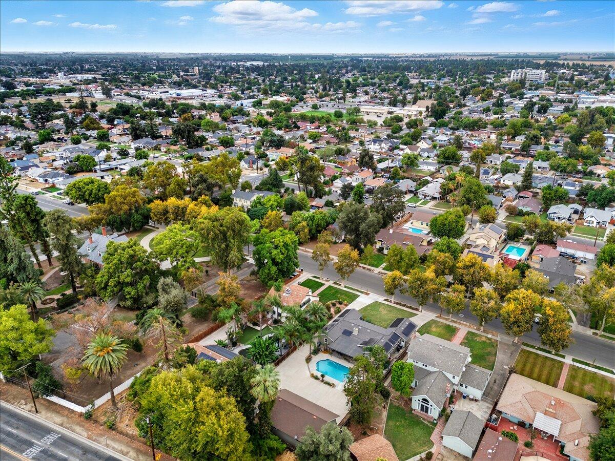 861 E Sycamore Ave, Tulare, CA 93274