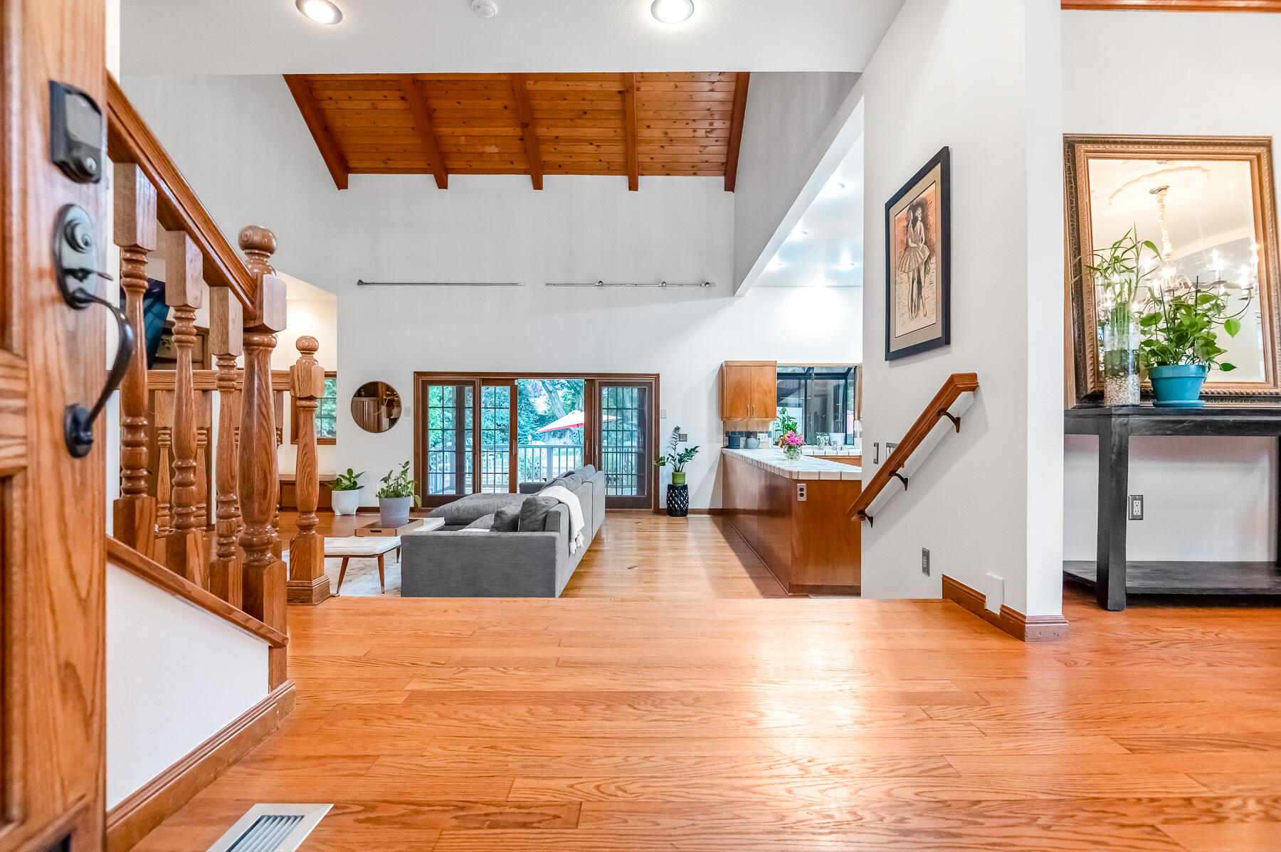 3735 W Woodside Ave, Visalia, CA 93291