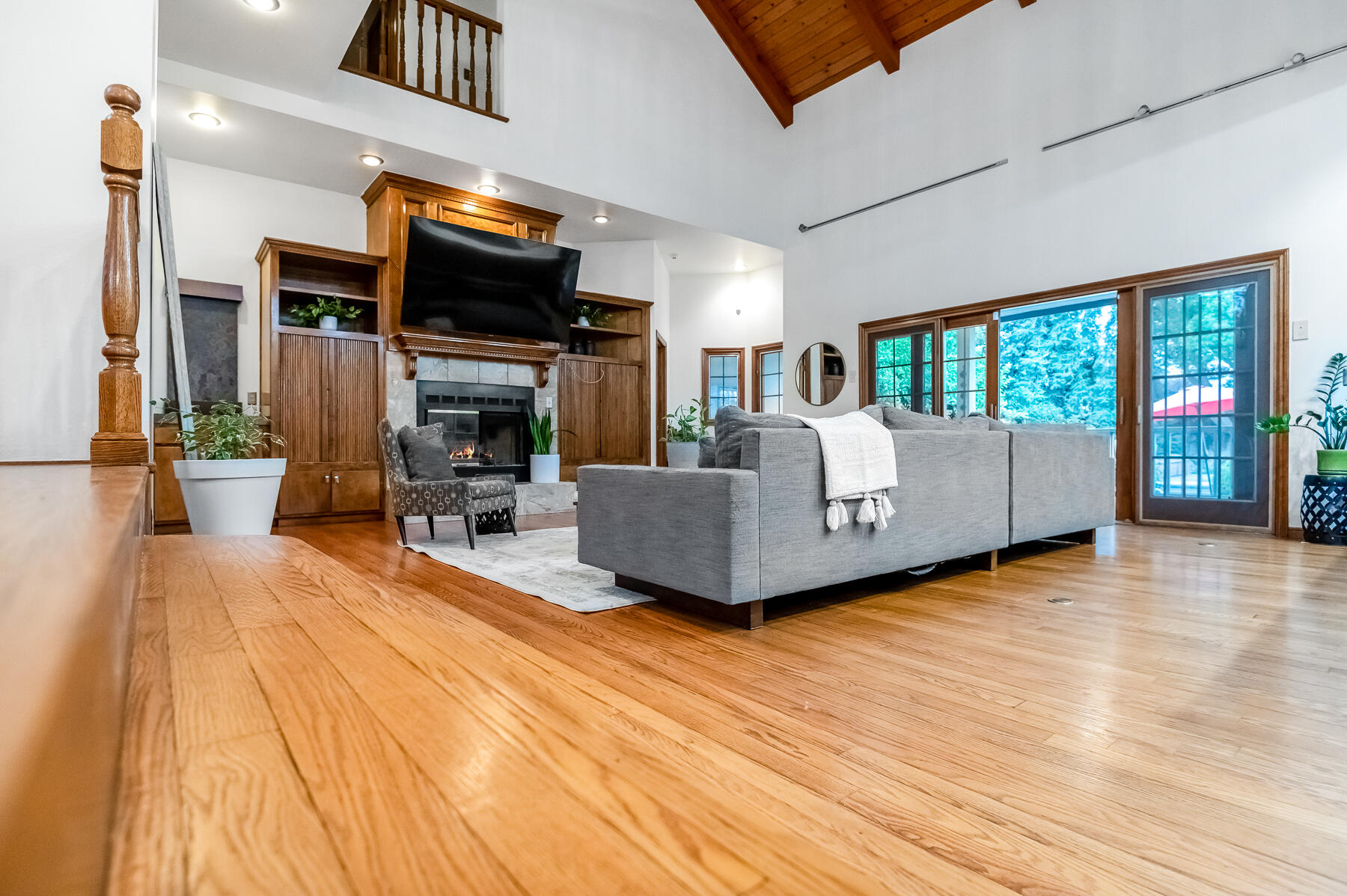 3735 W Woodside Ave, Visalia, CA 93291