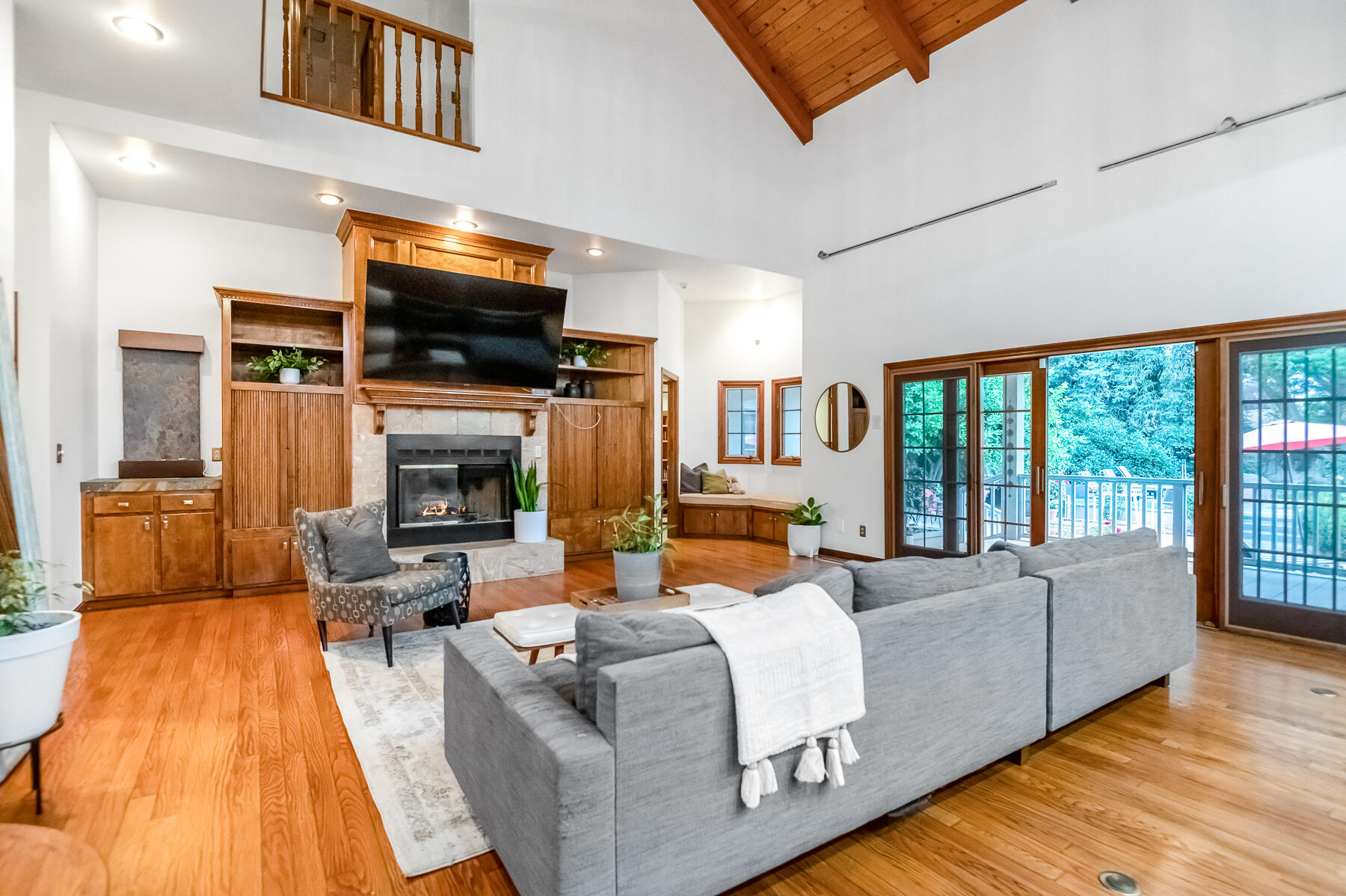 3735 W Woodside Ave, Visalia, CA 93291