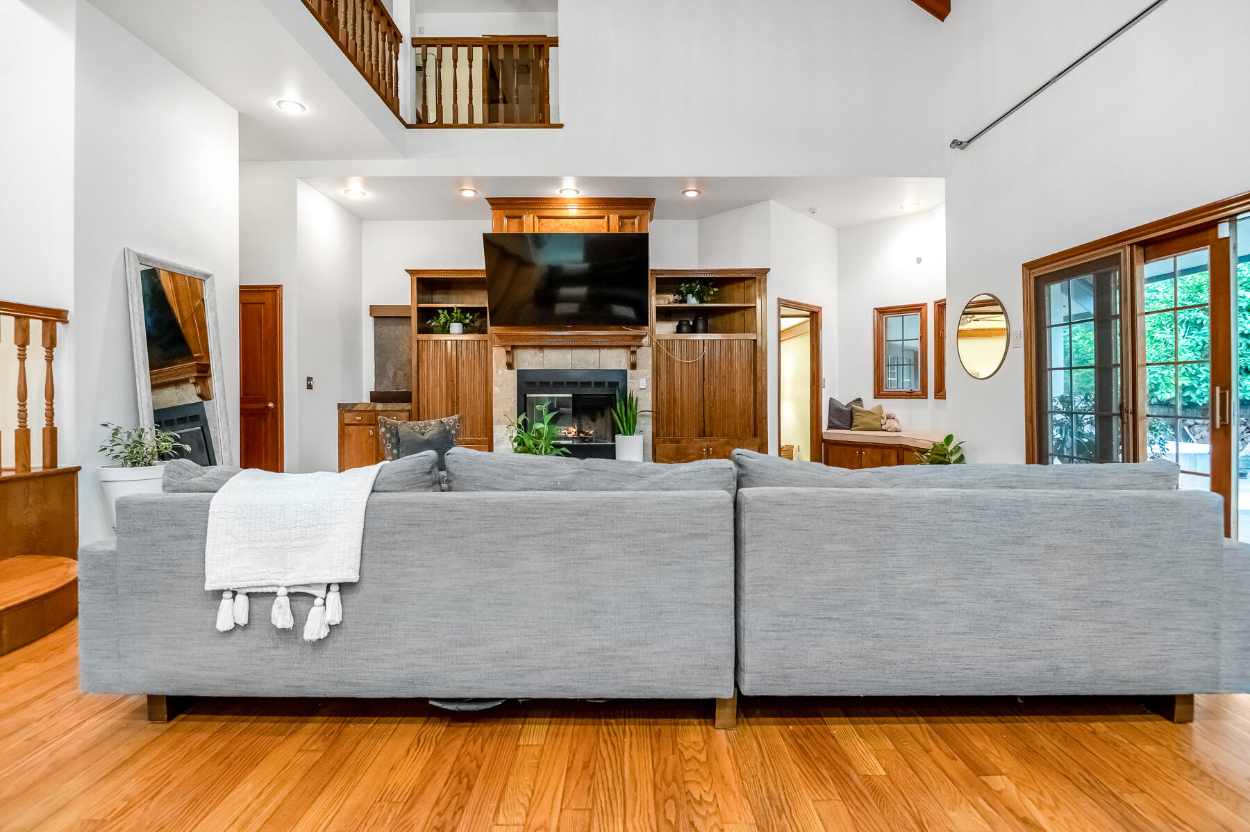 3735 W Woodside Ave, Visalia, CA 93291