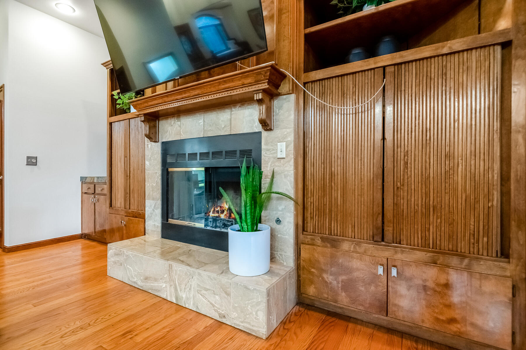 3735 W Woodside Ave, Visalia, CA 93291