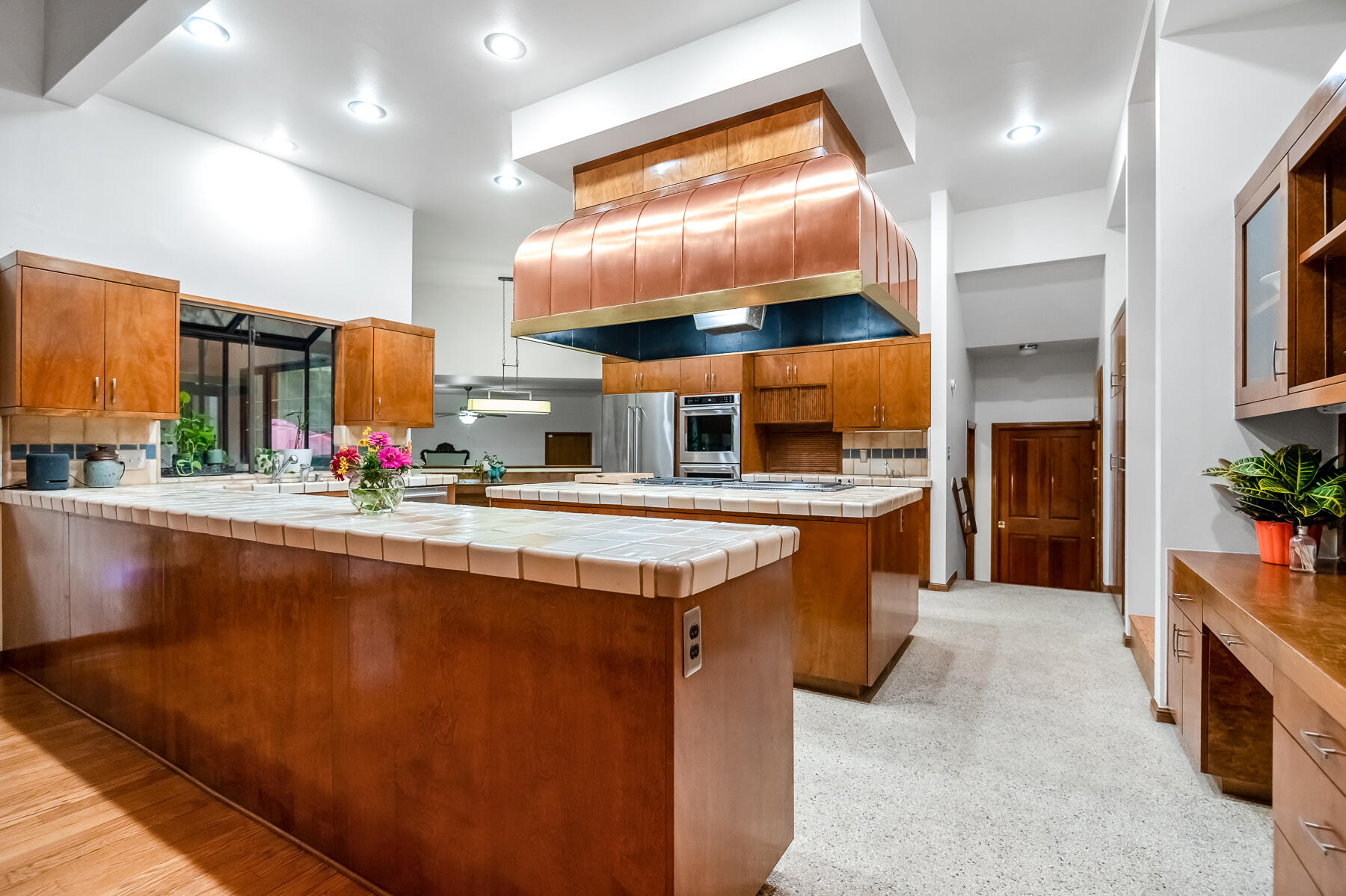 3735 W Woodside Ave, Visalia, CA 93291