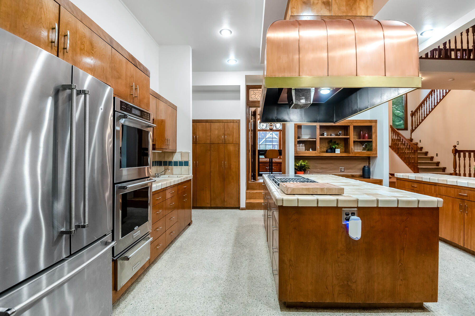 3735 W Woodside Ave, Visalia, CA 93291