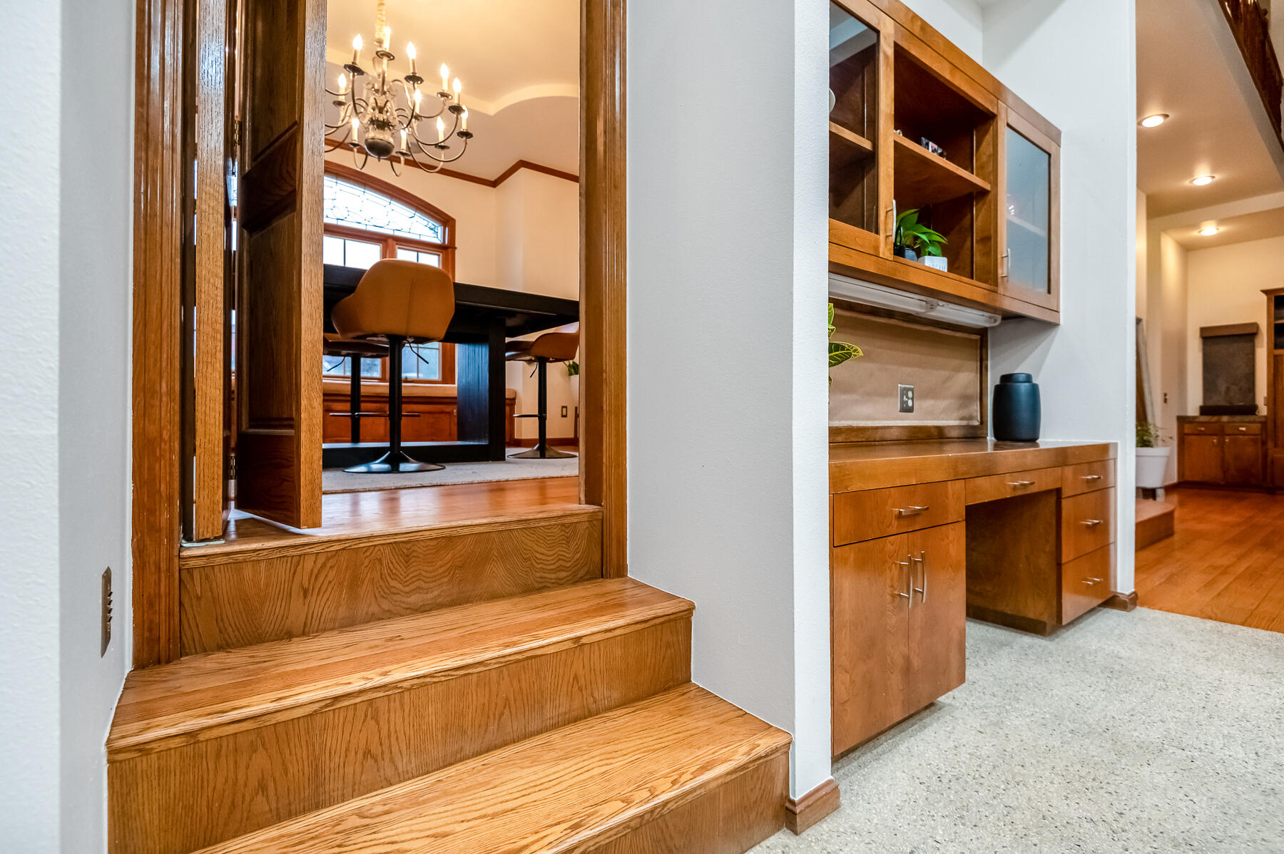 3735 W Woodside Ave, Visalia, CA 93291