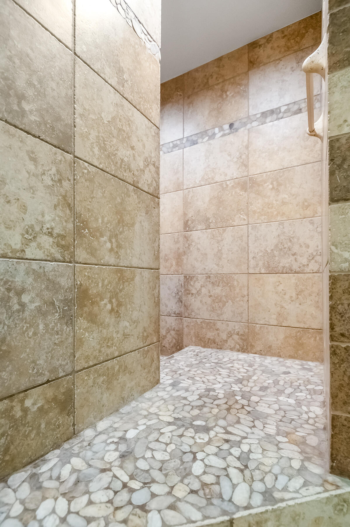 3735 W Woodside Ave, Visalia, CA 93291