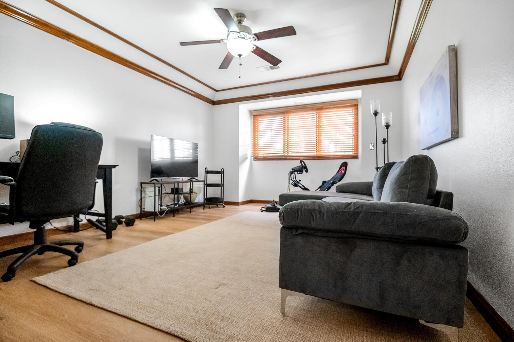 3735 W Woodside Ave, Visalia, CA 93291