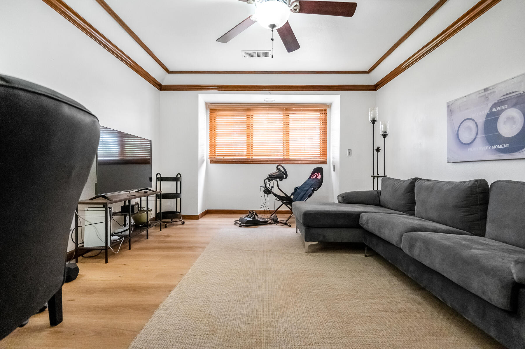 3735 W Woodside Ave, Visalia, CA 93291