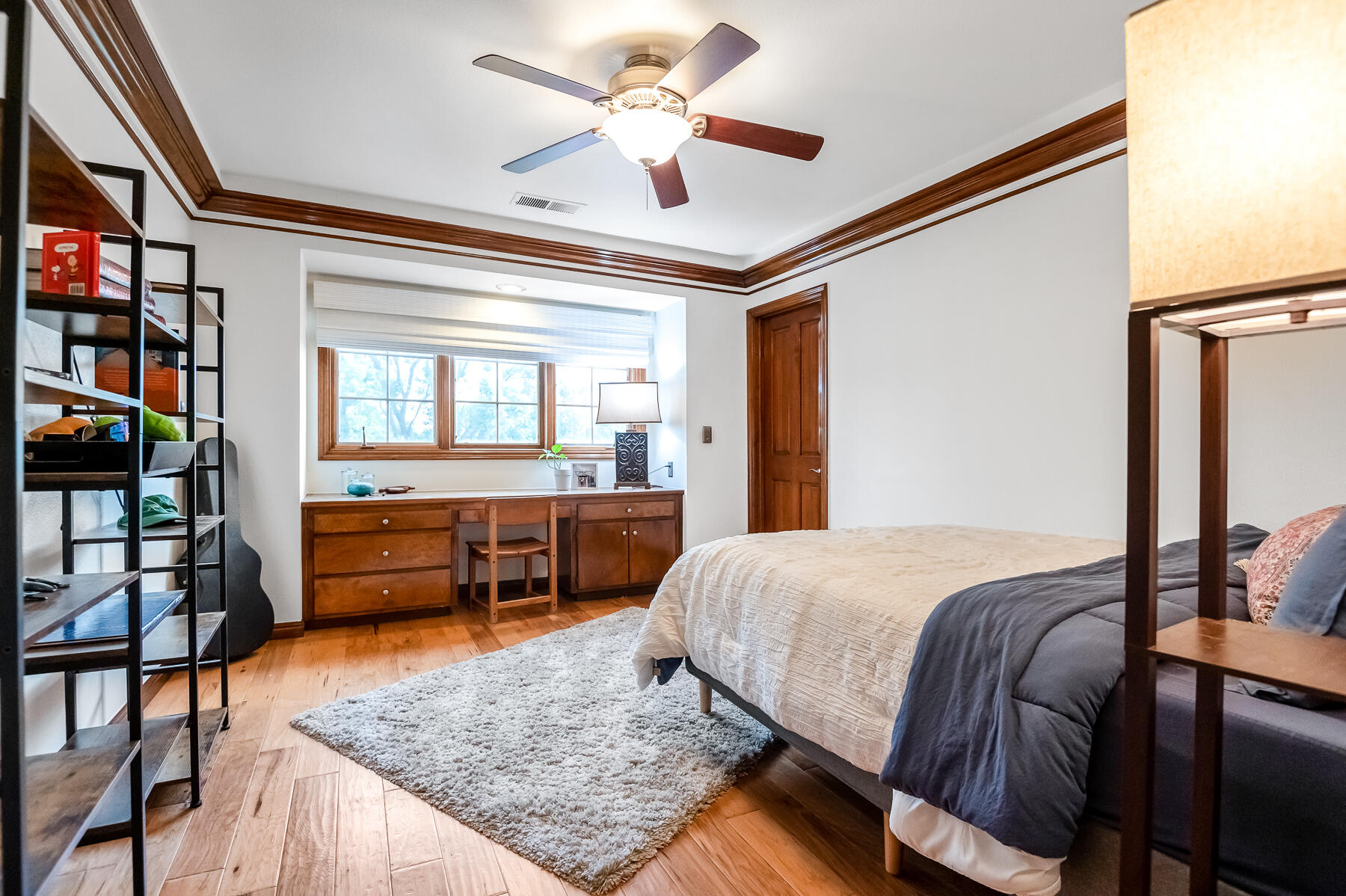 3735 W Woodside Ave, Visalia, CA 93291