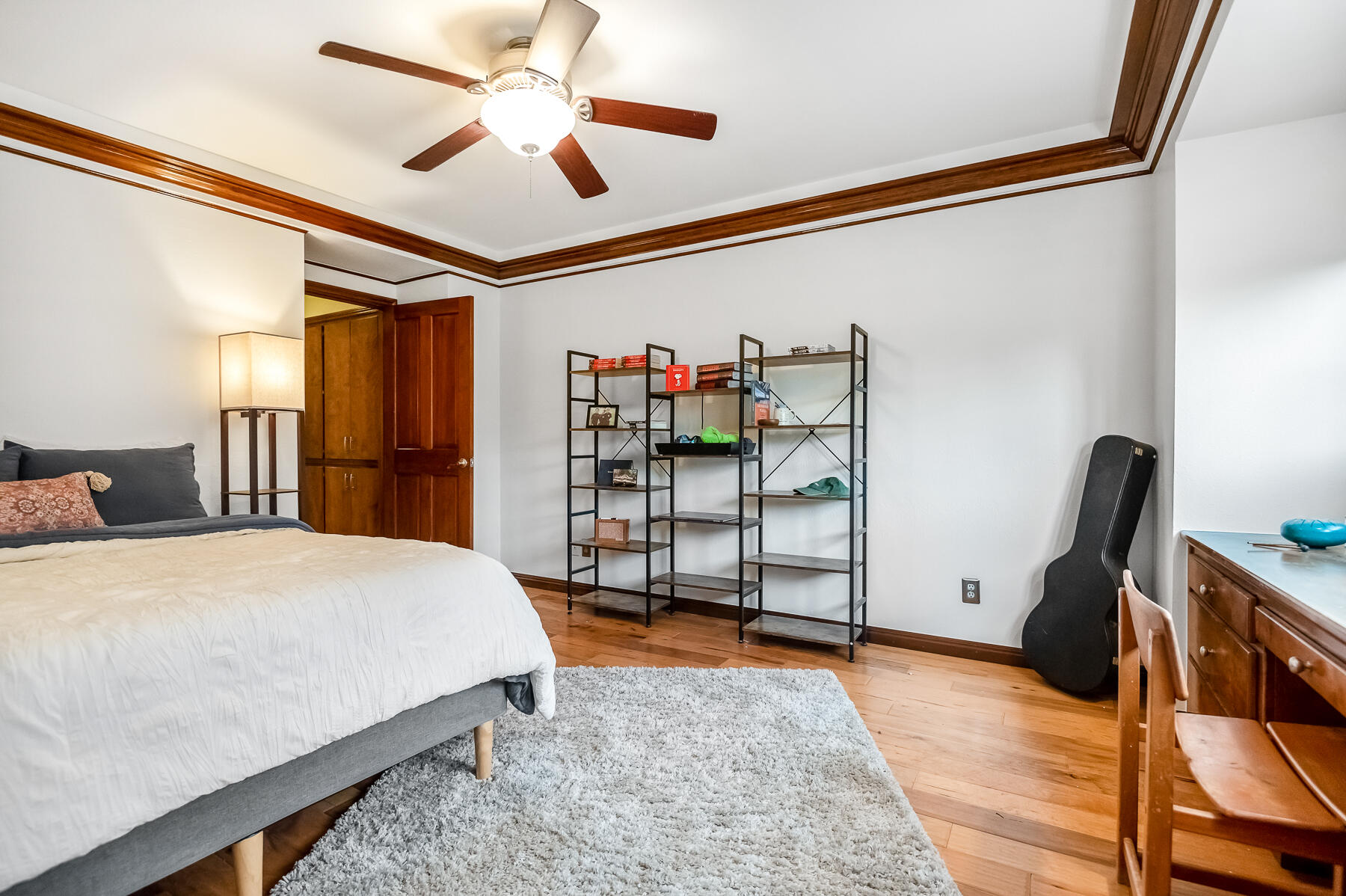 3735 W Woodside Ave, Visalia, CA 93291