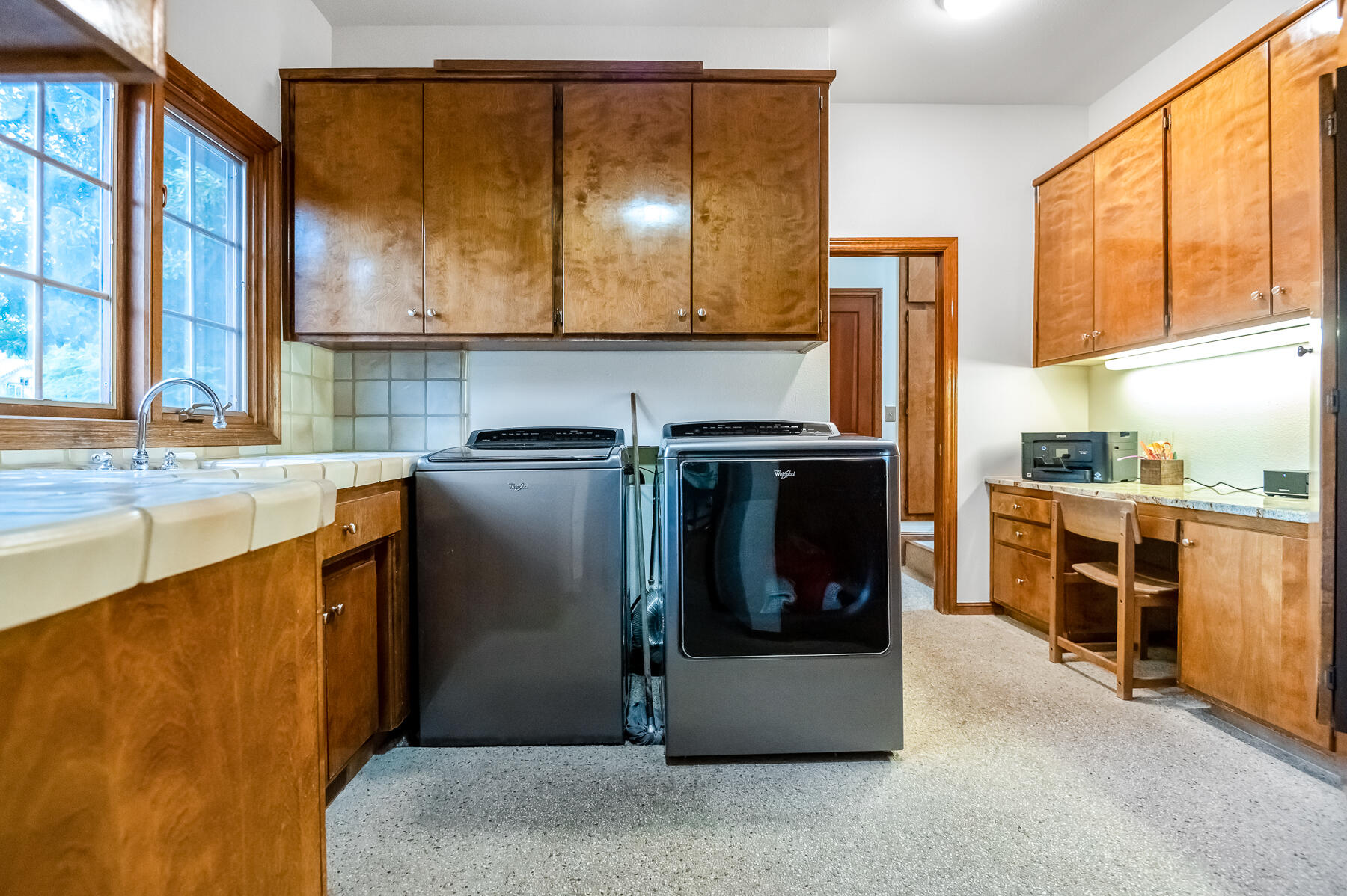 3735 W Woodside Ave, Visalia, CA 93291