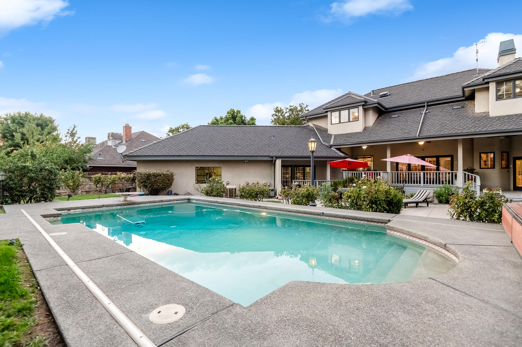 3735 W Woodside Ave, Visalia, CA 93291