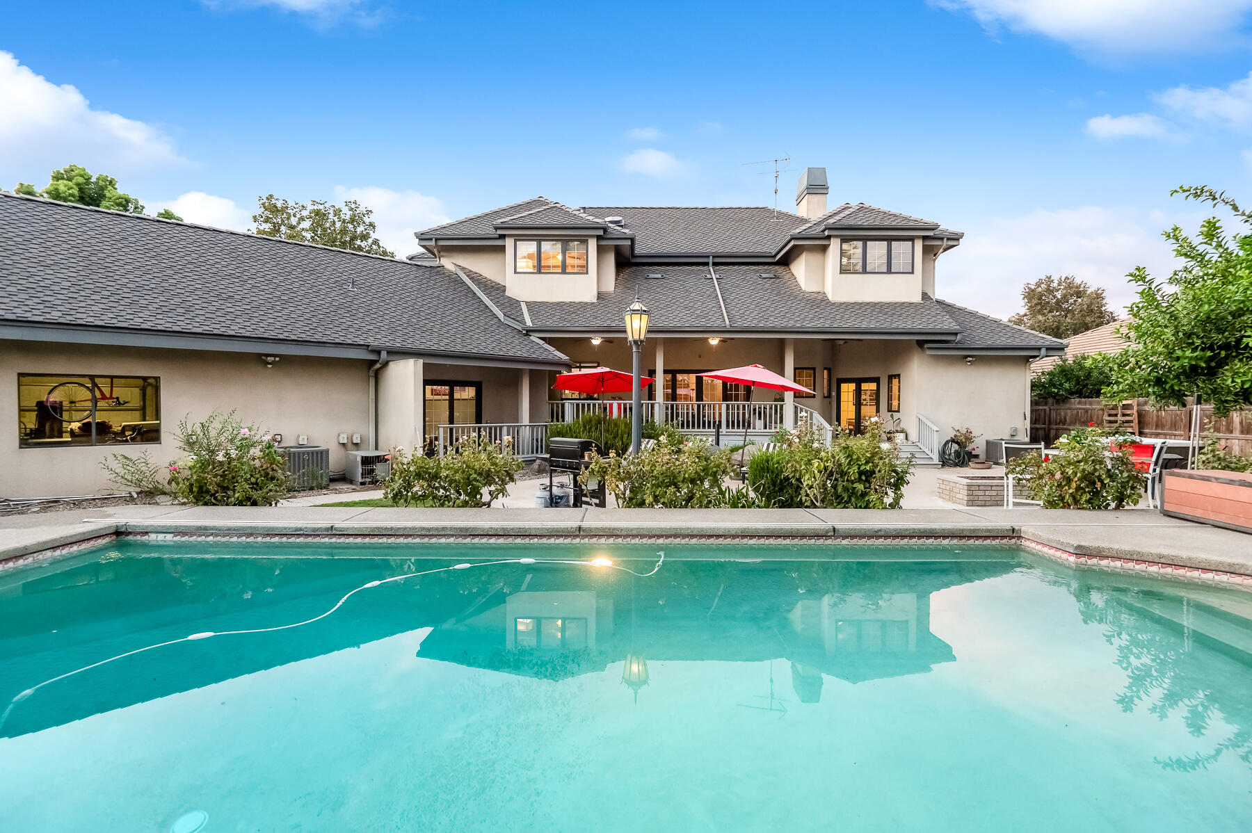 3735 W Woodside Ave, Visalia, CA 93291