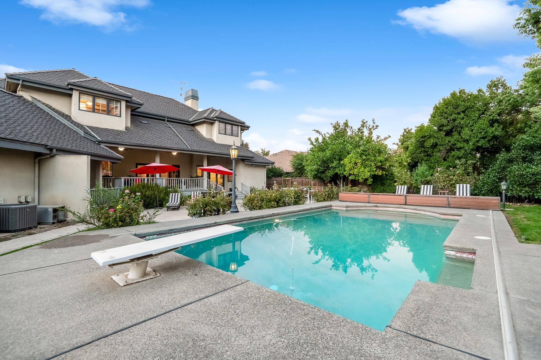 3735 W Woodside Ave, Visalia, CA 93291