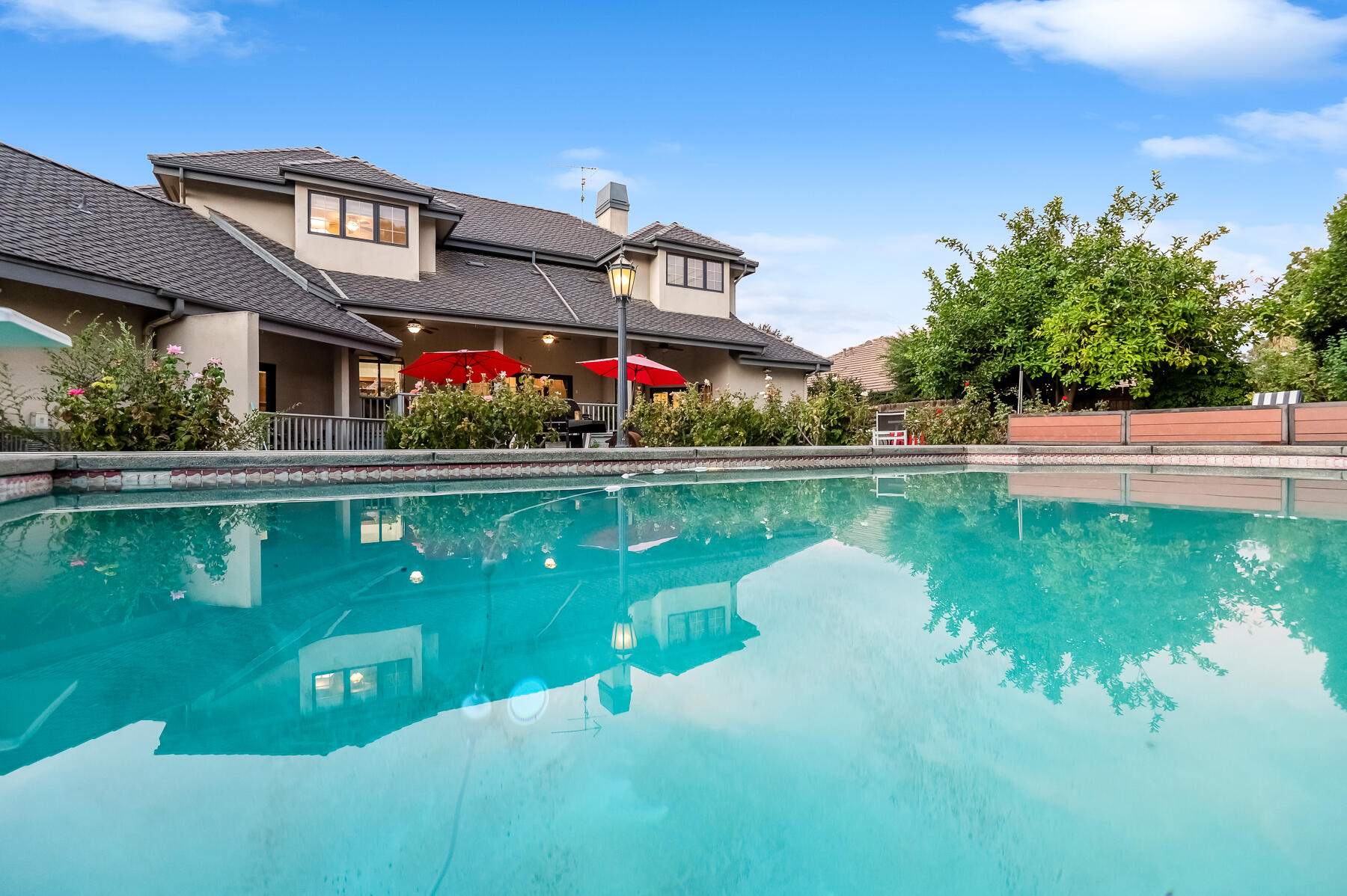 3735 W Woodside Ave, Visalia, CA 93291