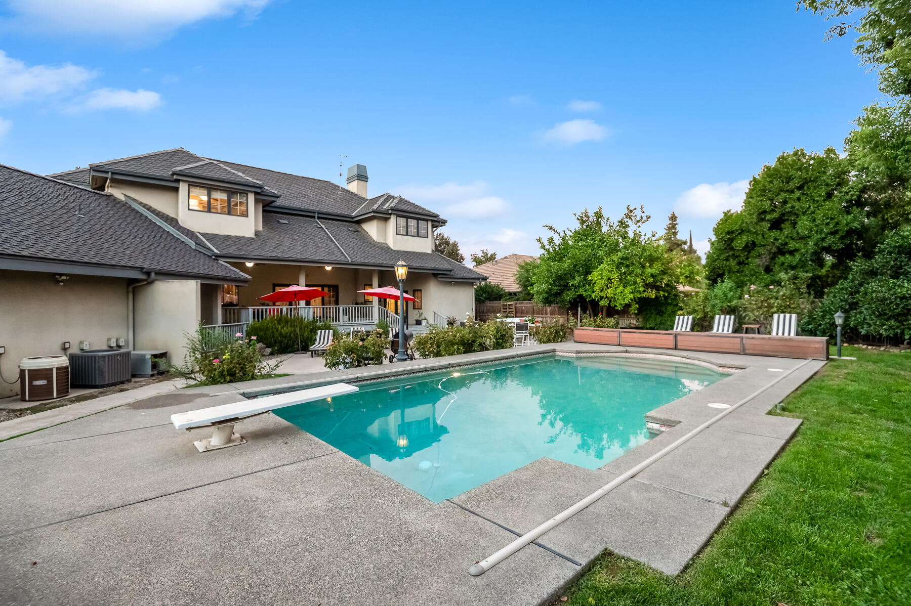 3735 W Woodside Ave, Visalia, CA 93291