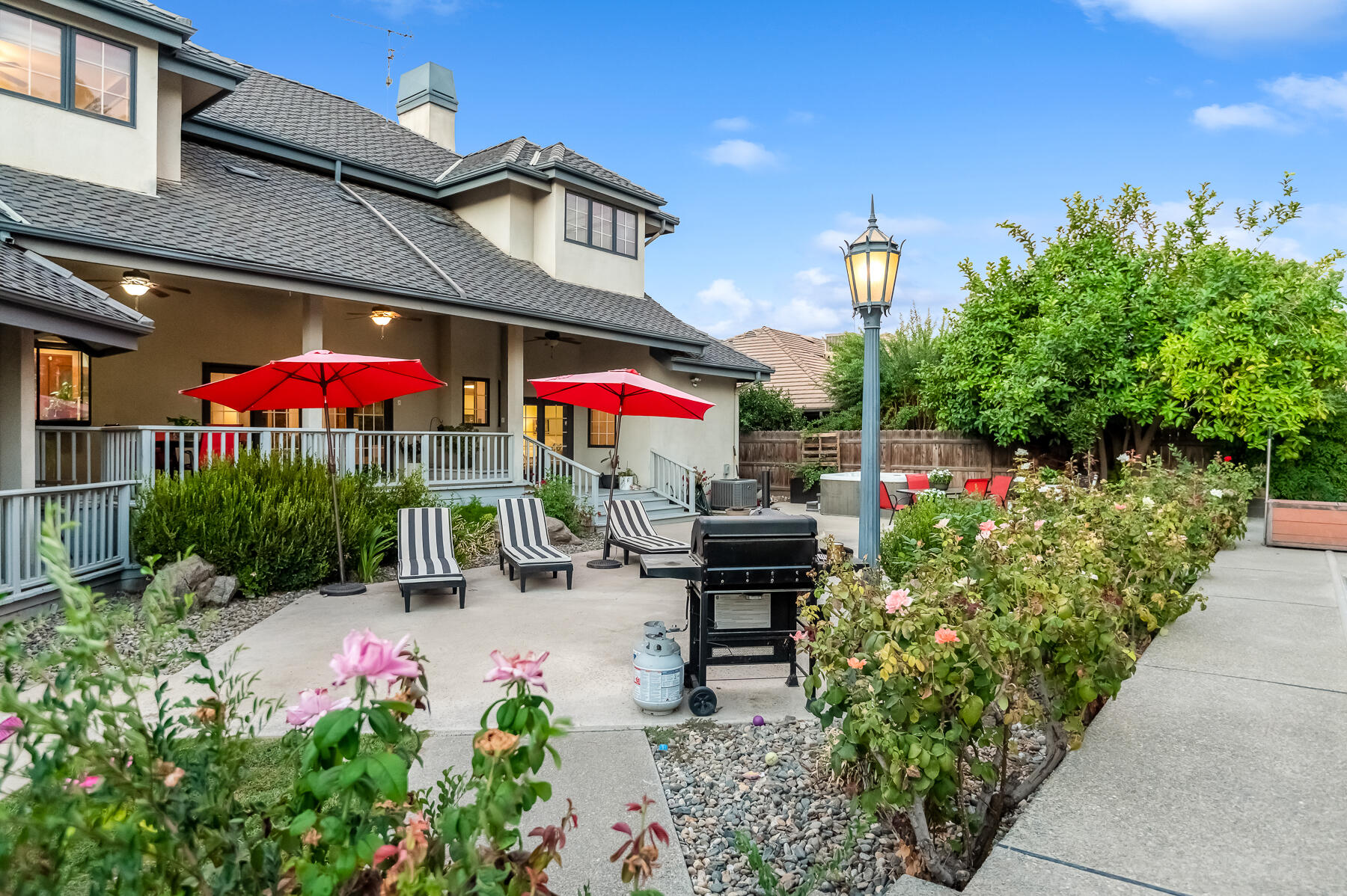 3735 W Woodside Ave, Visalia, CA 93291