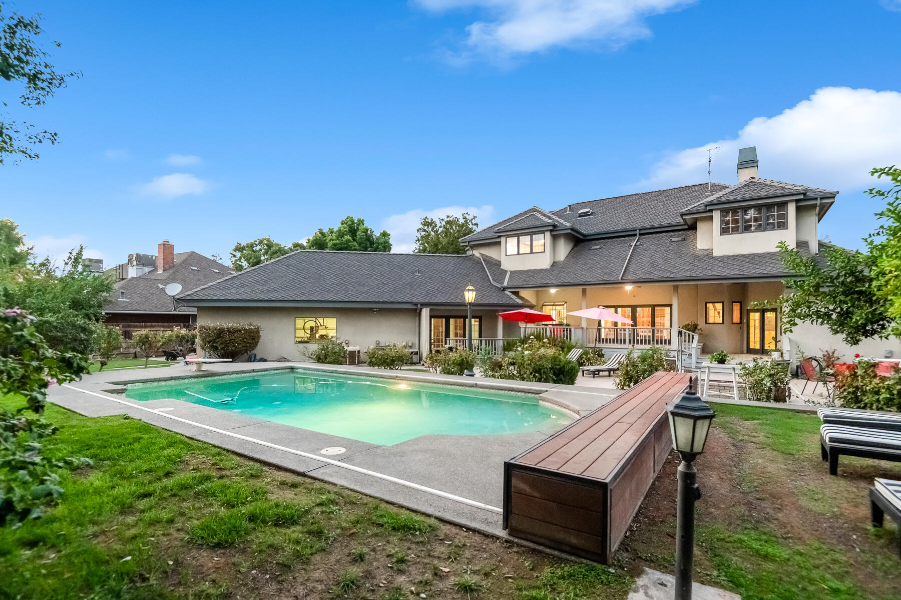 3735 W Woodside Ave, Visalia, CA 93291