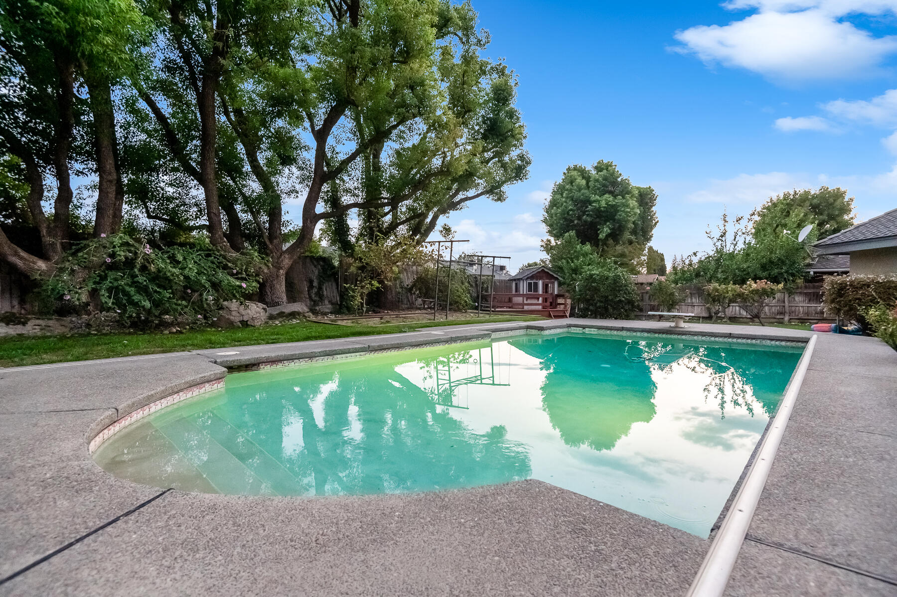 3735 W Woodside Ave, Visalia, CA 93291