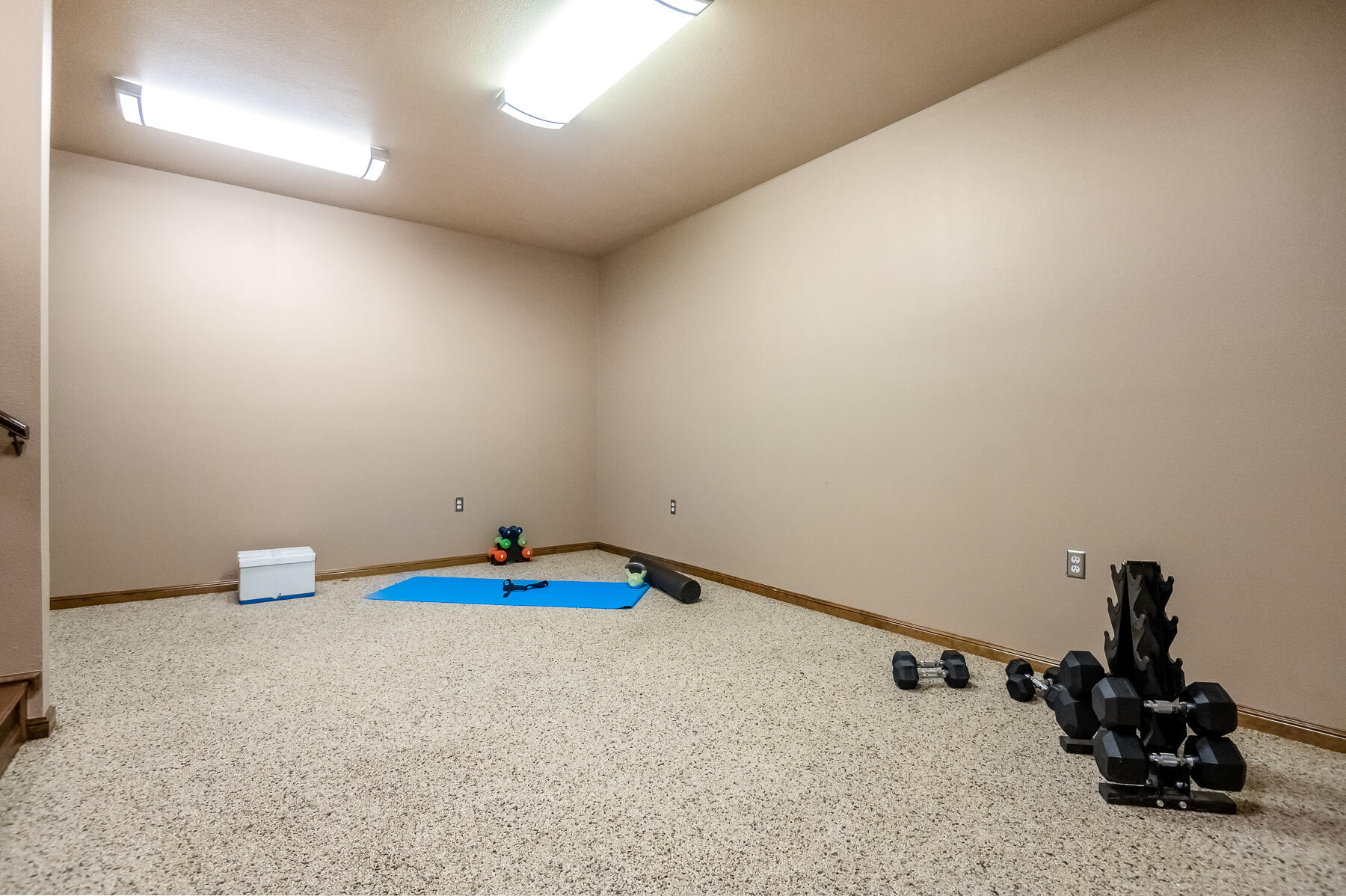 3735 W Woodside Ave, Visalia, CA 93291