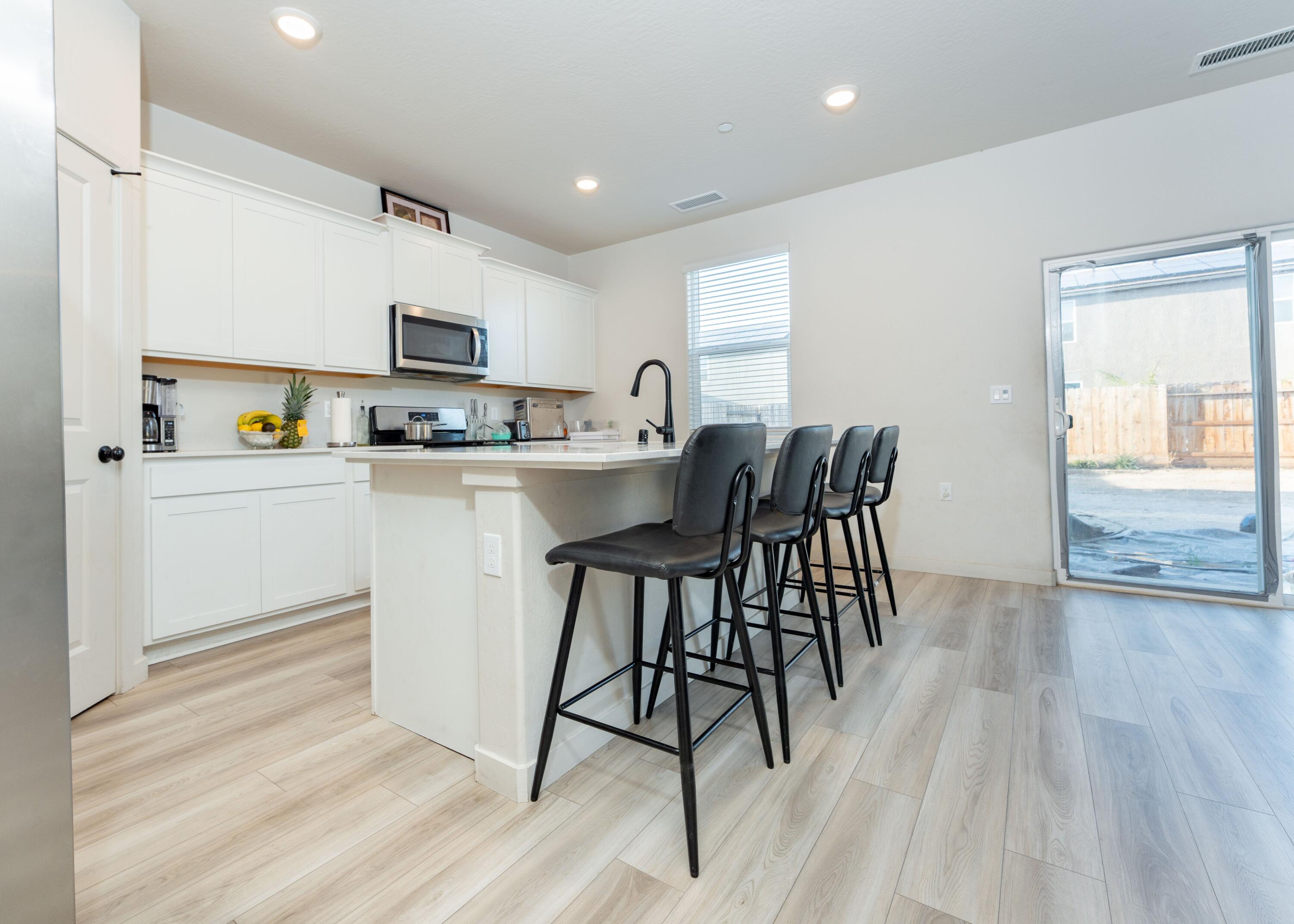 1754 S Twilight St, Hanford, CA 93230