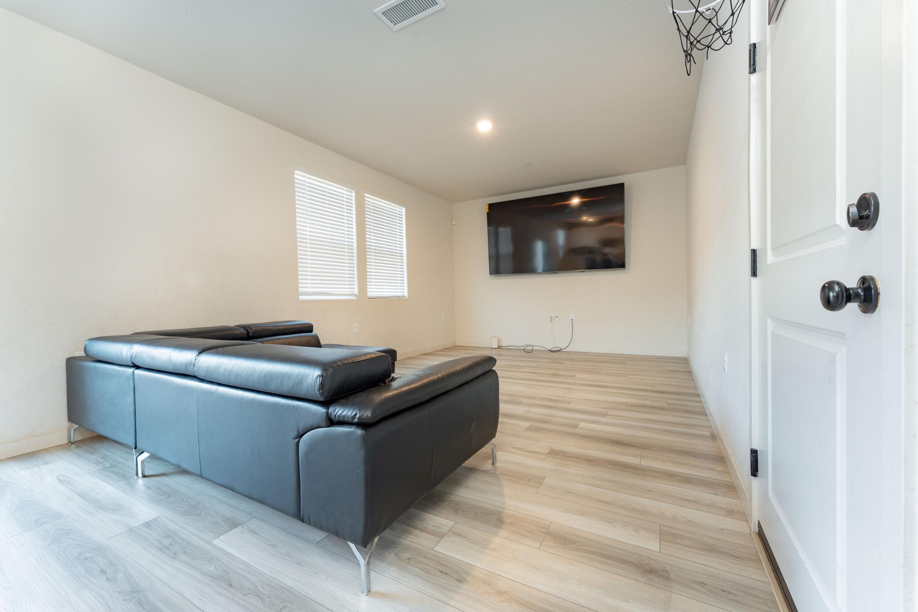 1754 S Twilight St, Hanford, CA 93230