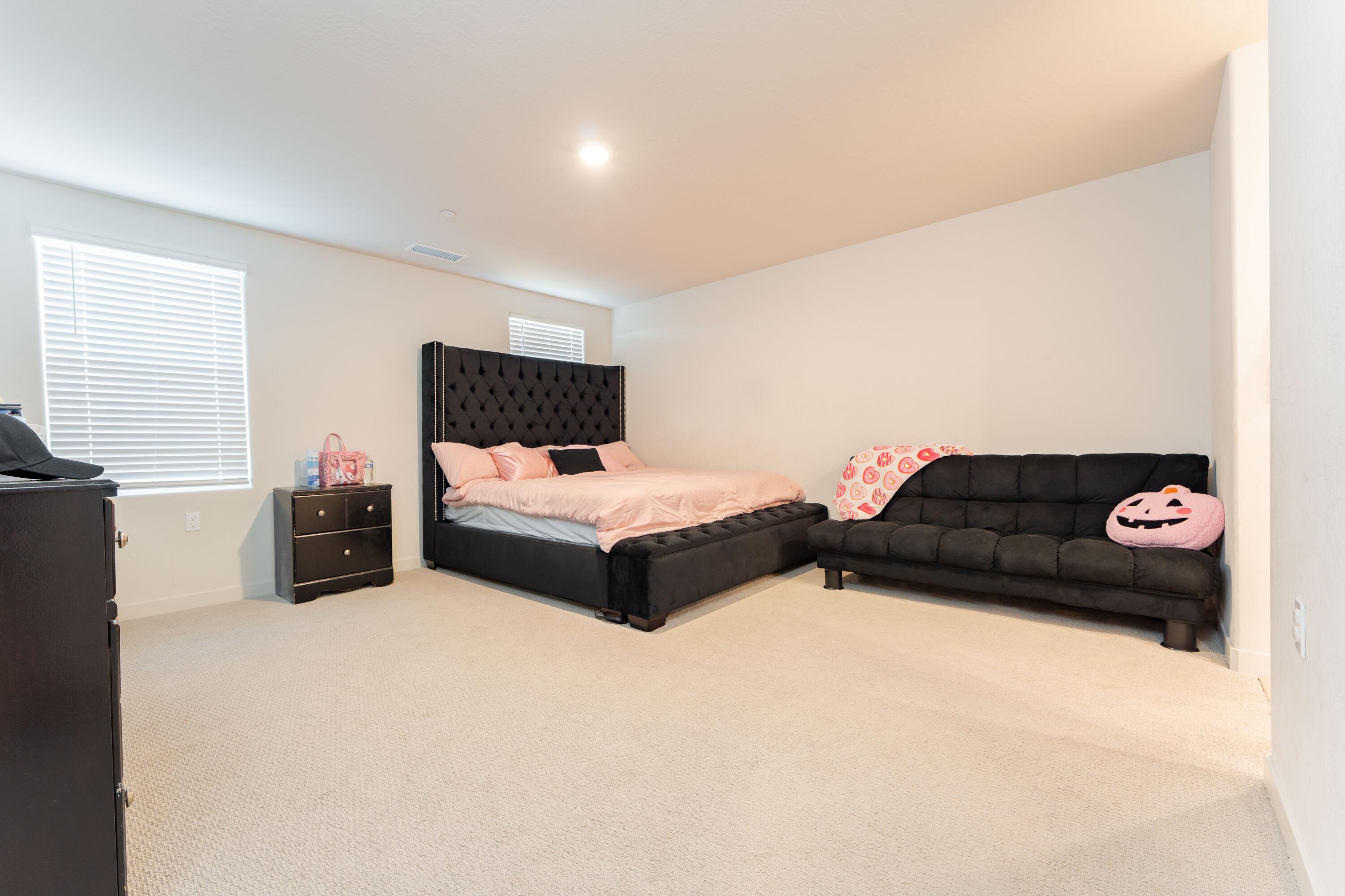 1754 S Twilight St, Hanford, CA 93230