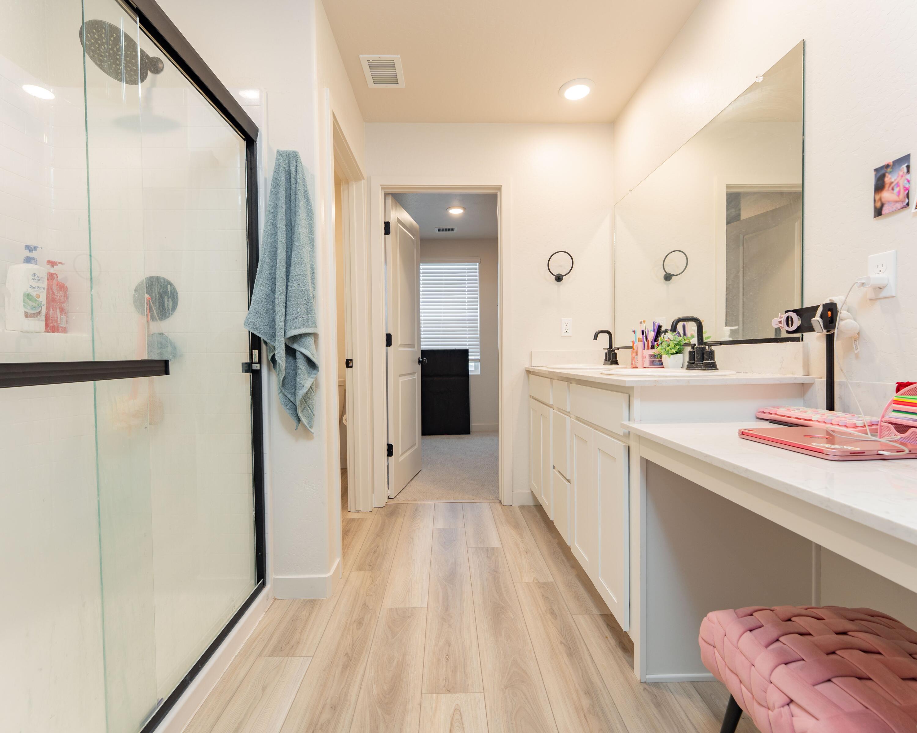 1754 S Twilight St, Hanford, CA 93230