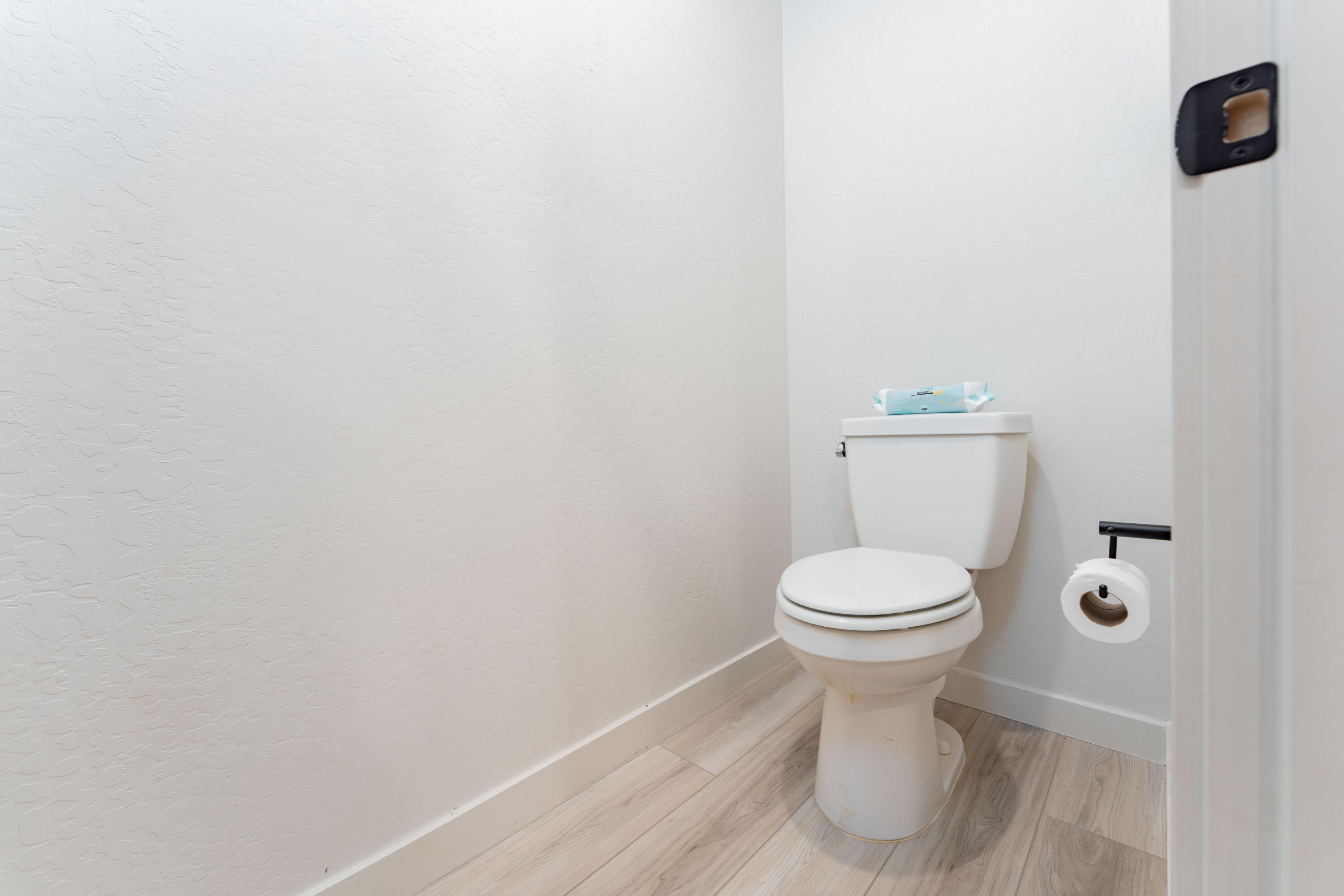 1754 S Twilight St, Hanford, CA 93230