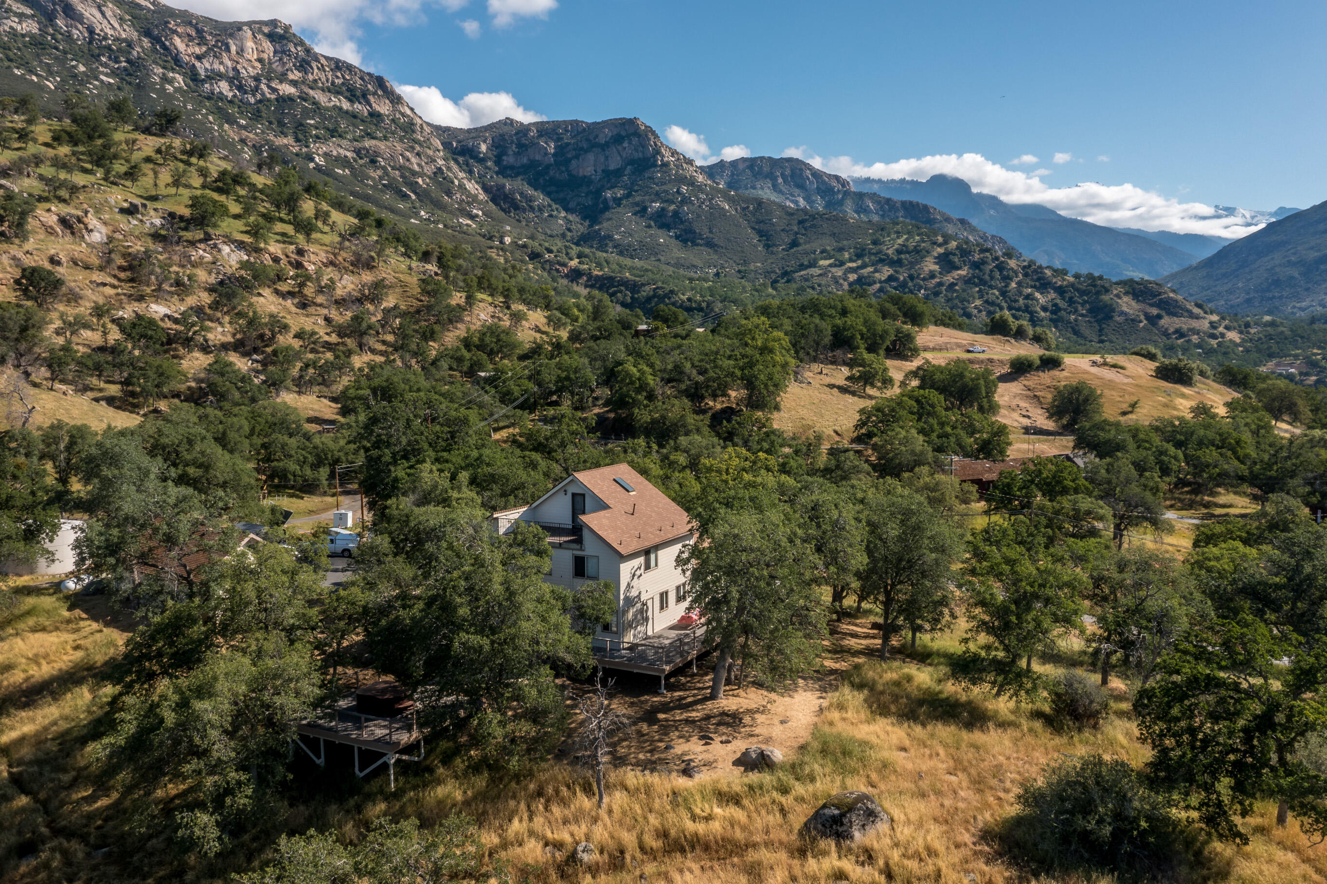 46798 Sequoia Ct, Three Rivers, CA 93271