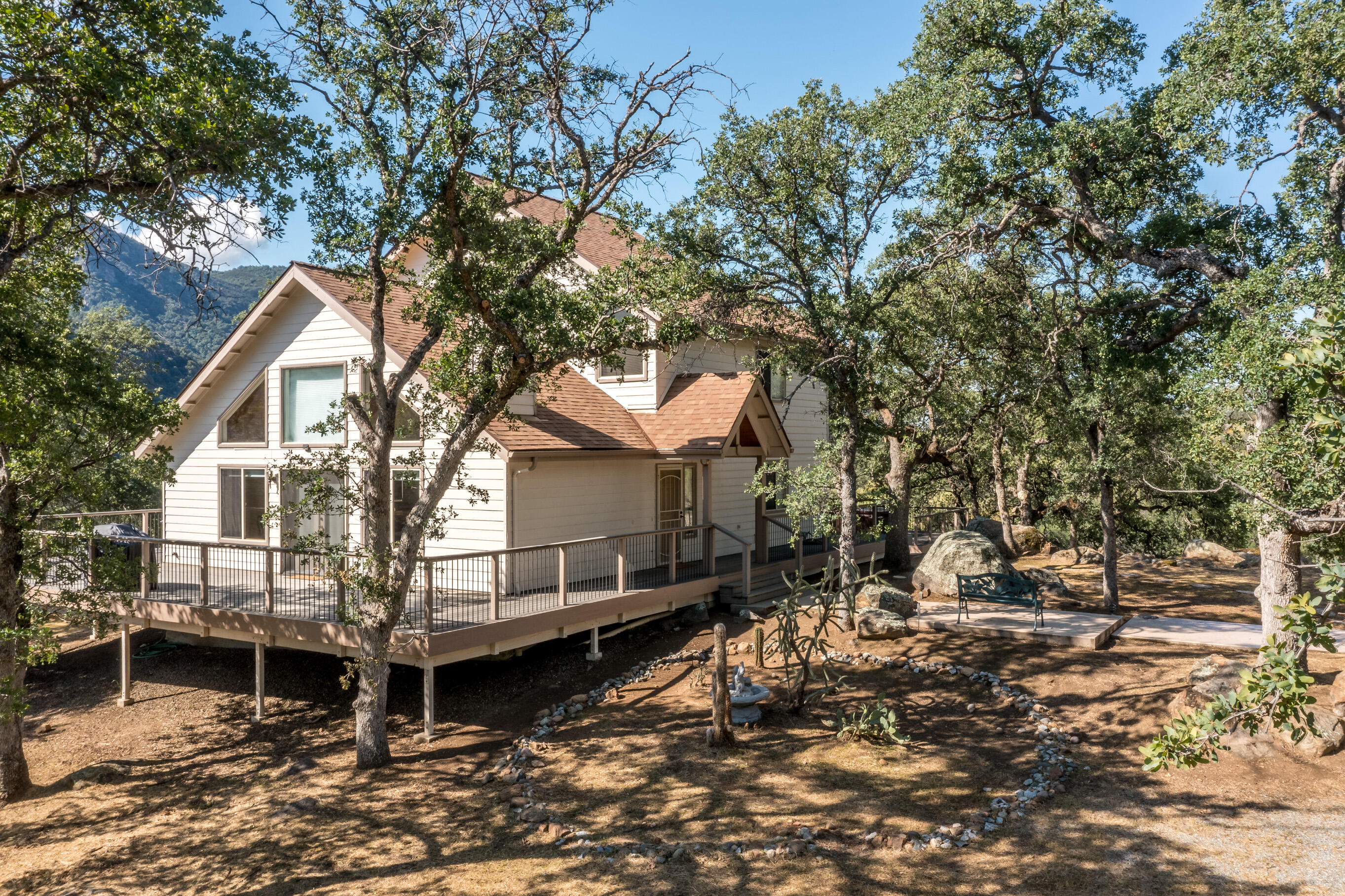 46798 Sequoia Ct, Three Rivers, CA 93271