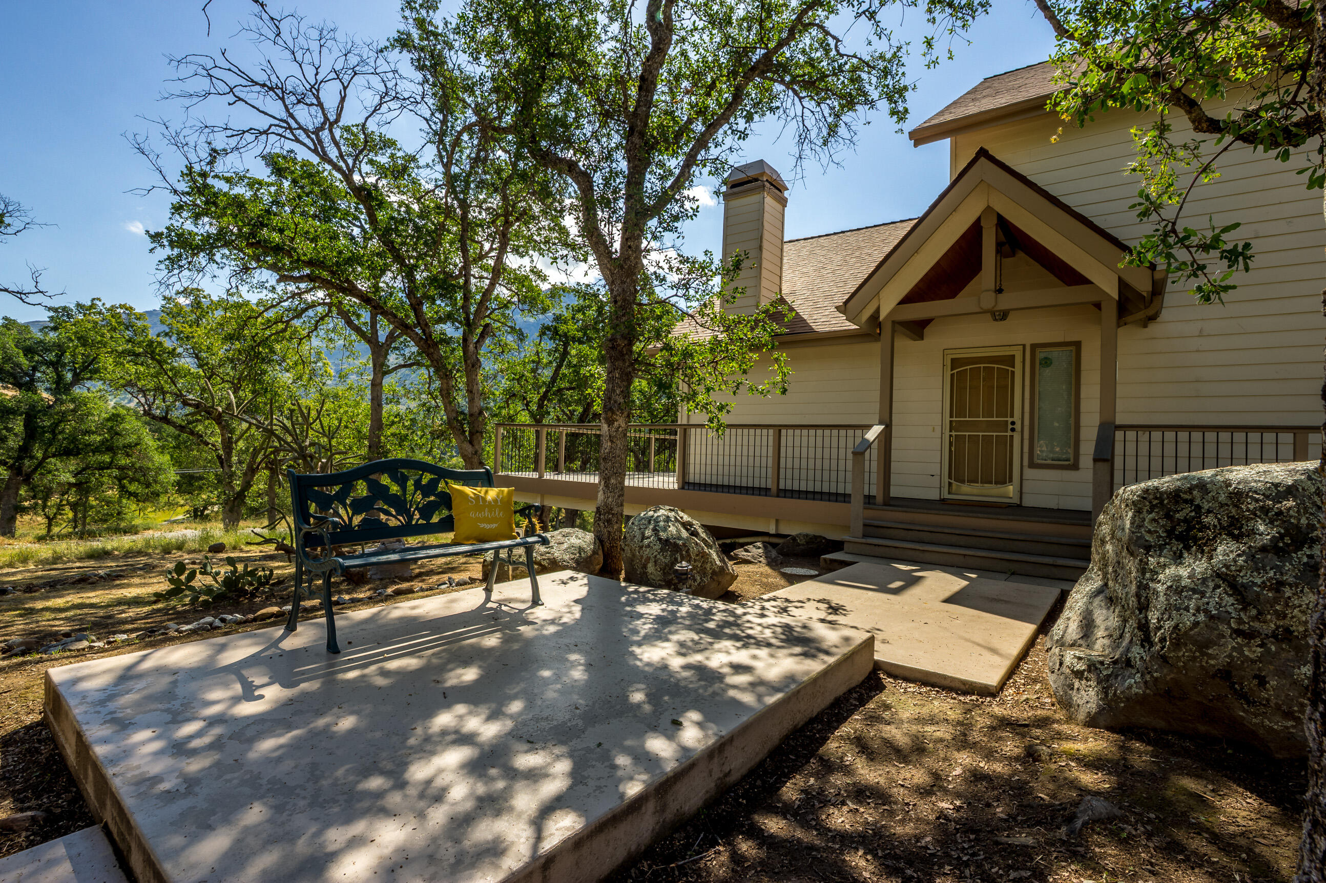 46798 Sequoia Ct, Three Rivers, CA 93271