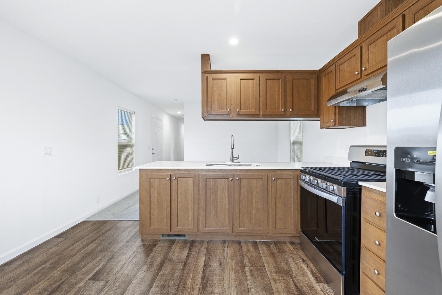 1719 W Olive Ave #33, Fresno, CA 93728