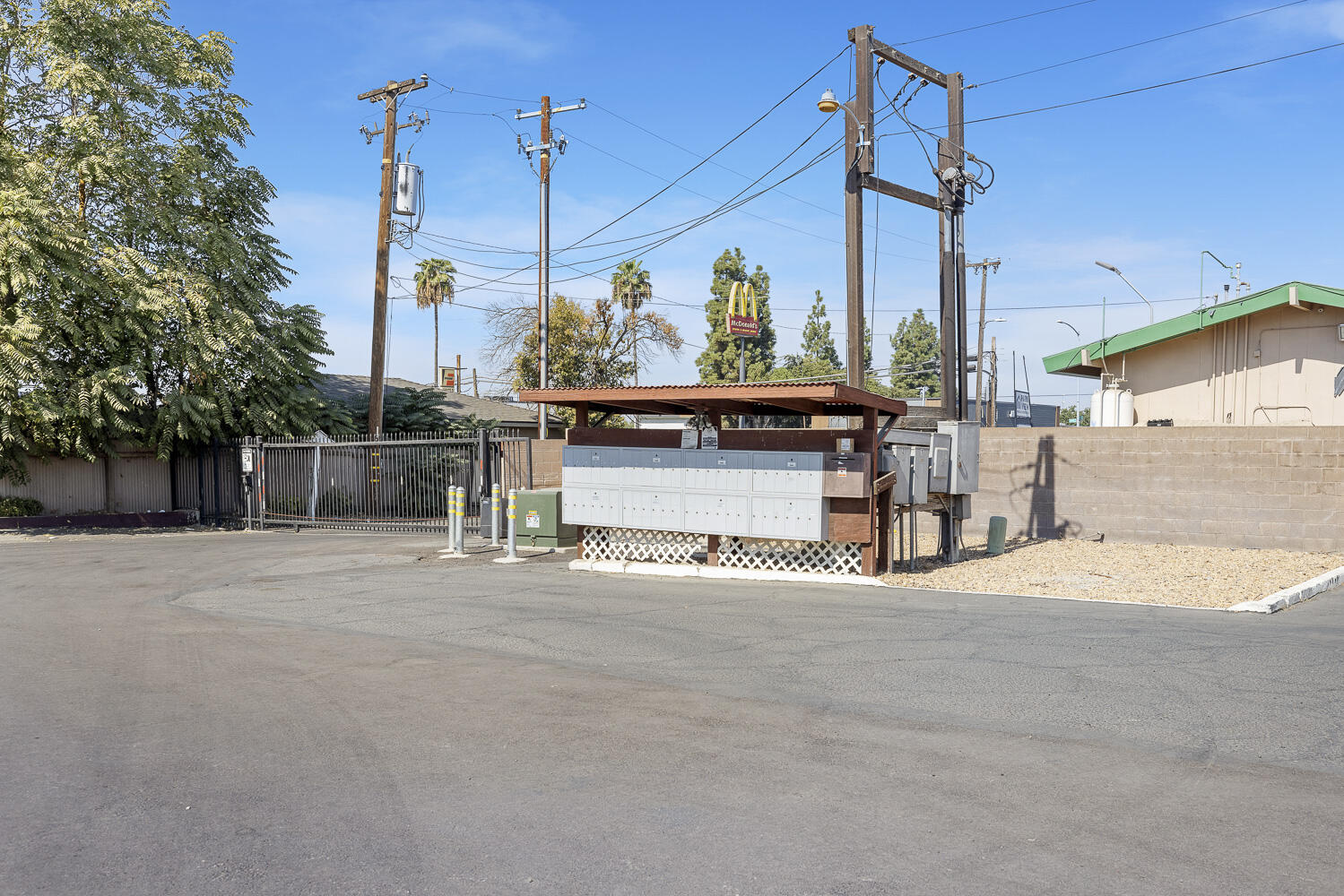 1719 W Olive Ave #33, Fresno, CA 93728