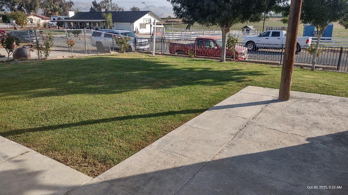 1363 S State St, Porterville, CA 93257