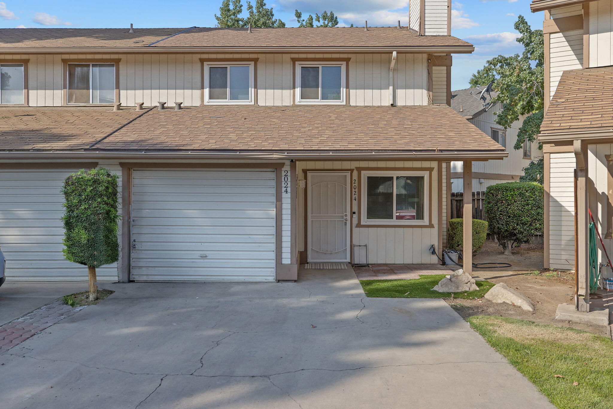 2024 E Laura Ave, Visalia, CA 93292