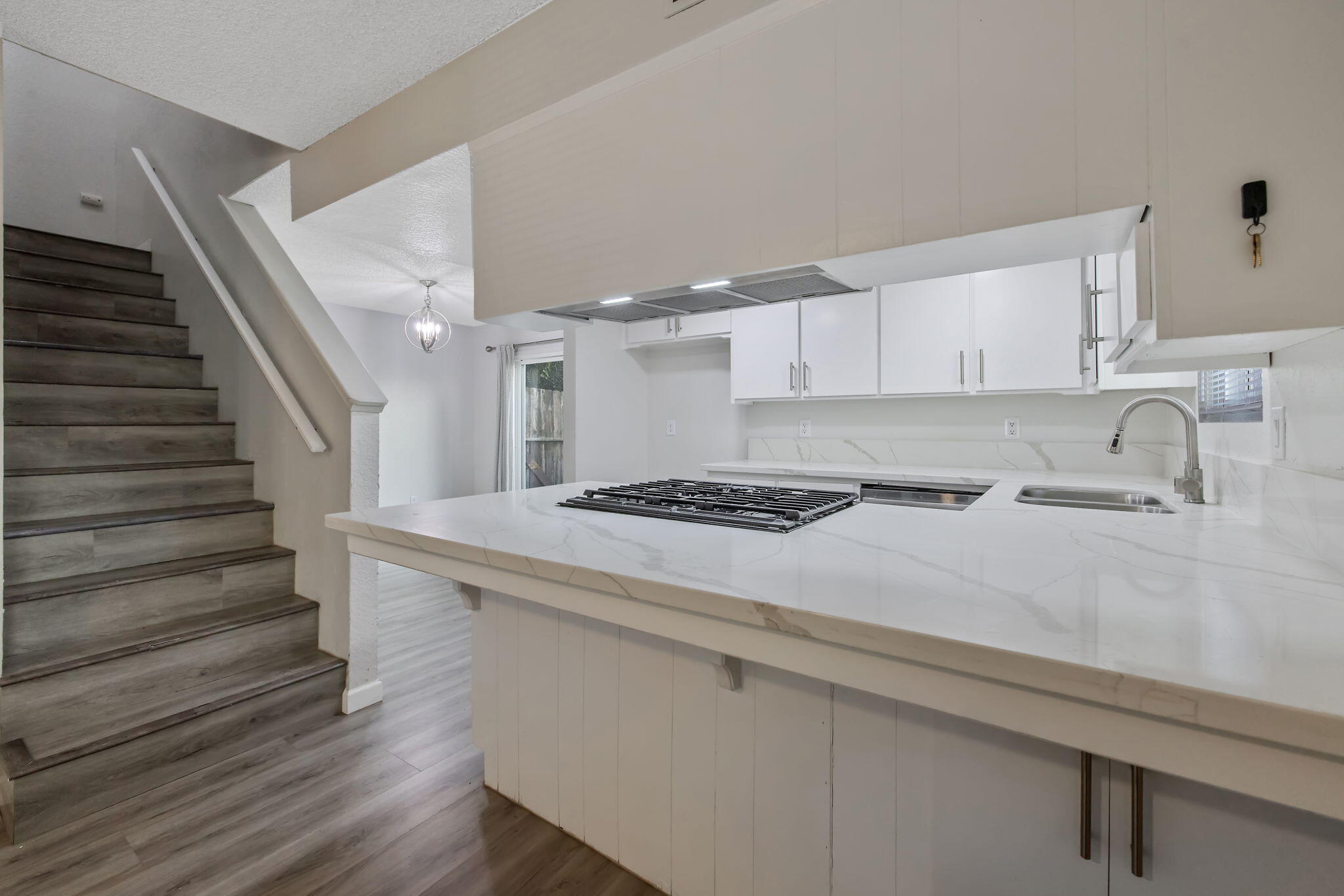 2024 E Laura Ave, Visalia, CA 93292