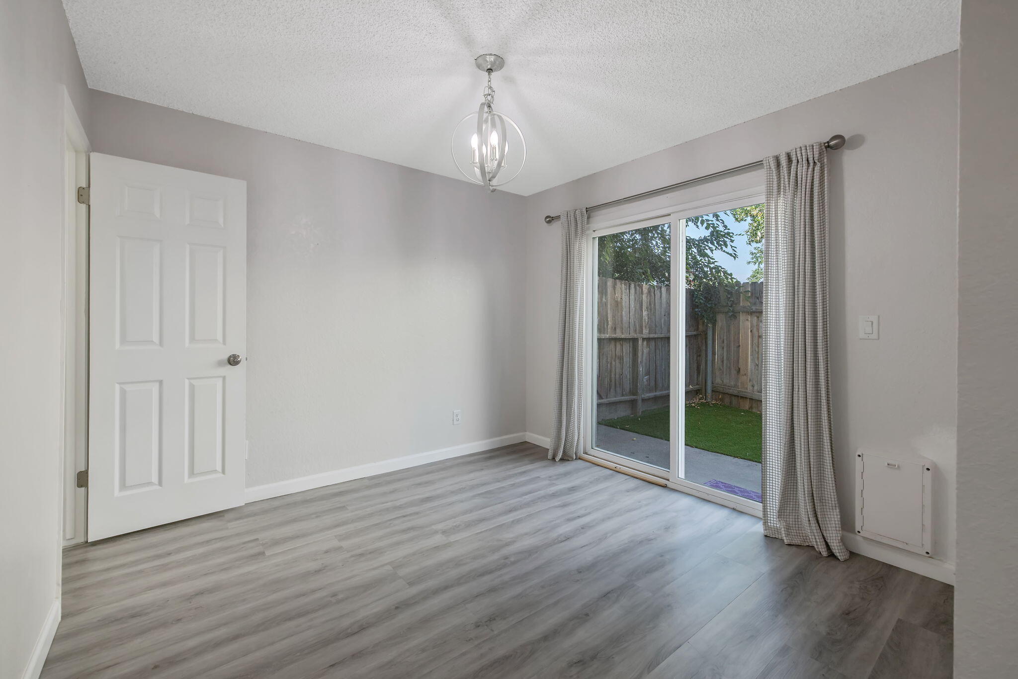 2024 E Laura Ave, Visalia, CA 93292